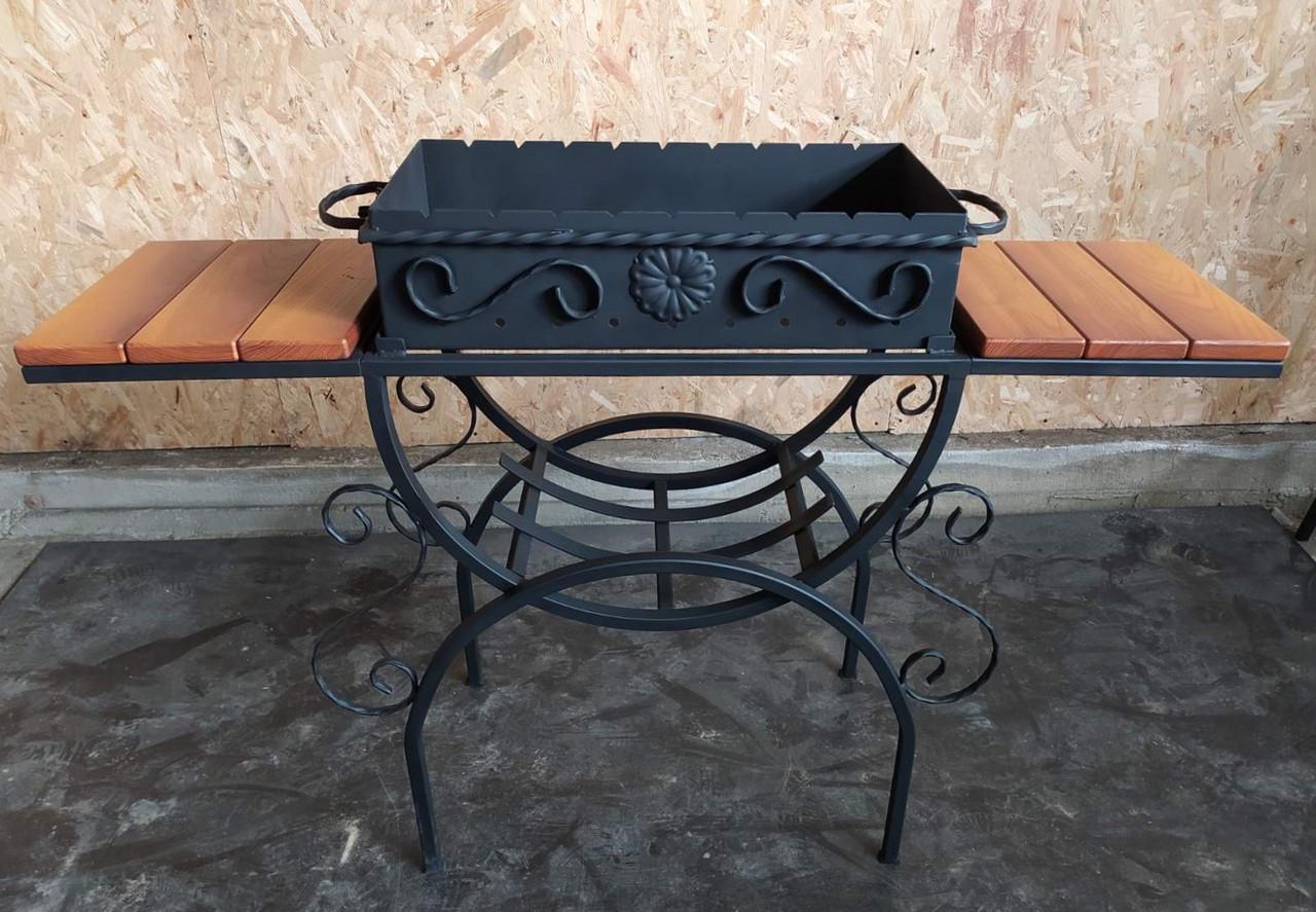 Мангал кований GoodsMetall М34 зі столиками і знімною жаровнею Мангал кований GoodsMetall М34 зі столиками і знімною жаровнею