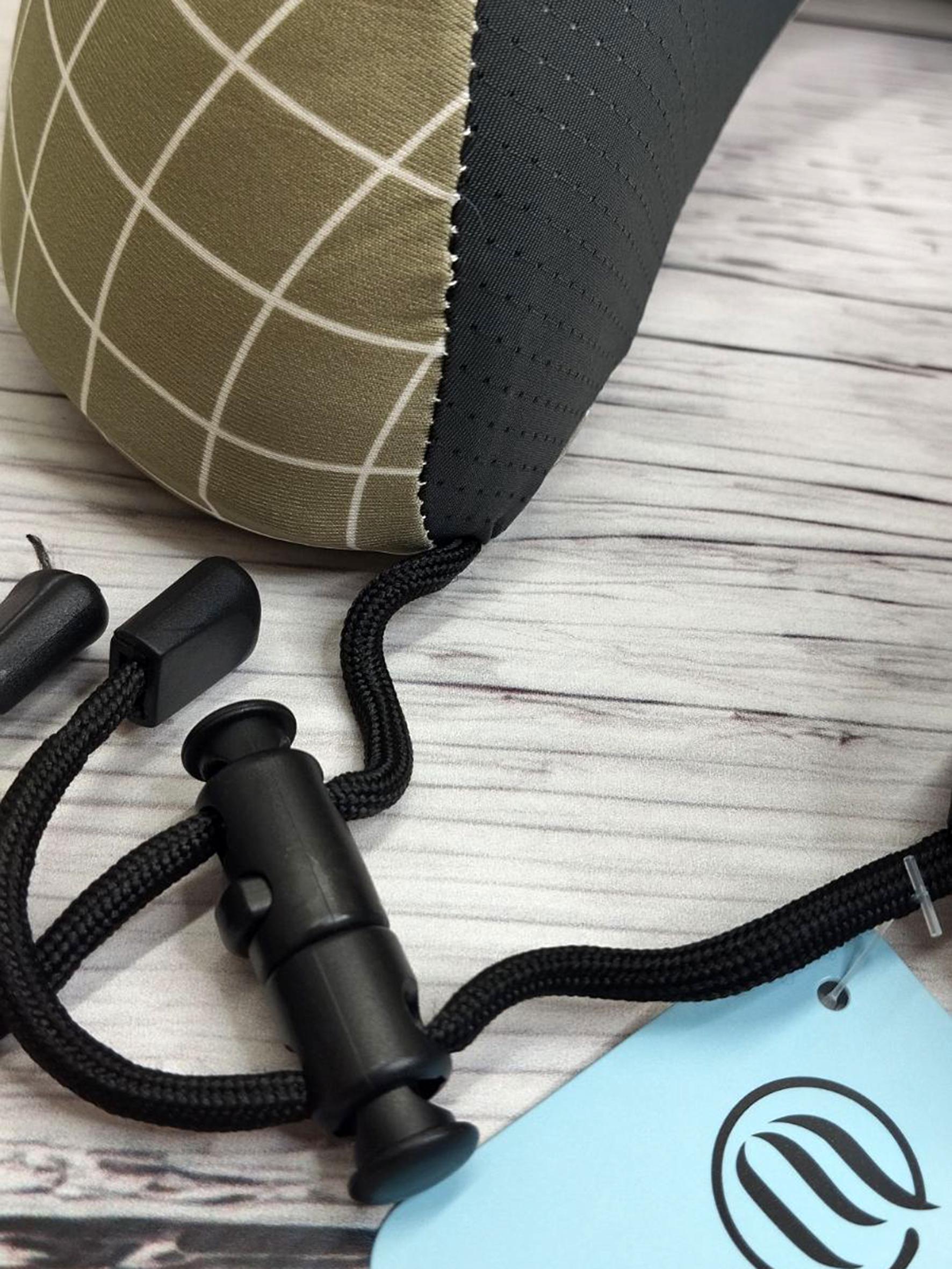 Подушка для подорожей Malloory Home в клітинку 28х30 см Оливковий (18571446) - фото 2 Подушка для подорожей Malloory Home в клітинку 28х30 см Оливковий (18571446) - фото 2