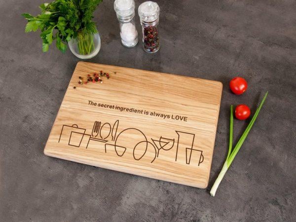 Разделочная доска WoodPresentStudio для кухни “Secret Ingredient” 30х45 см