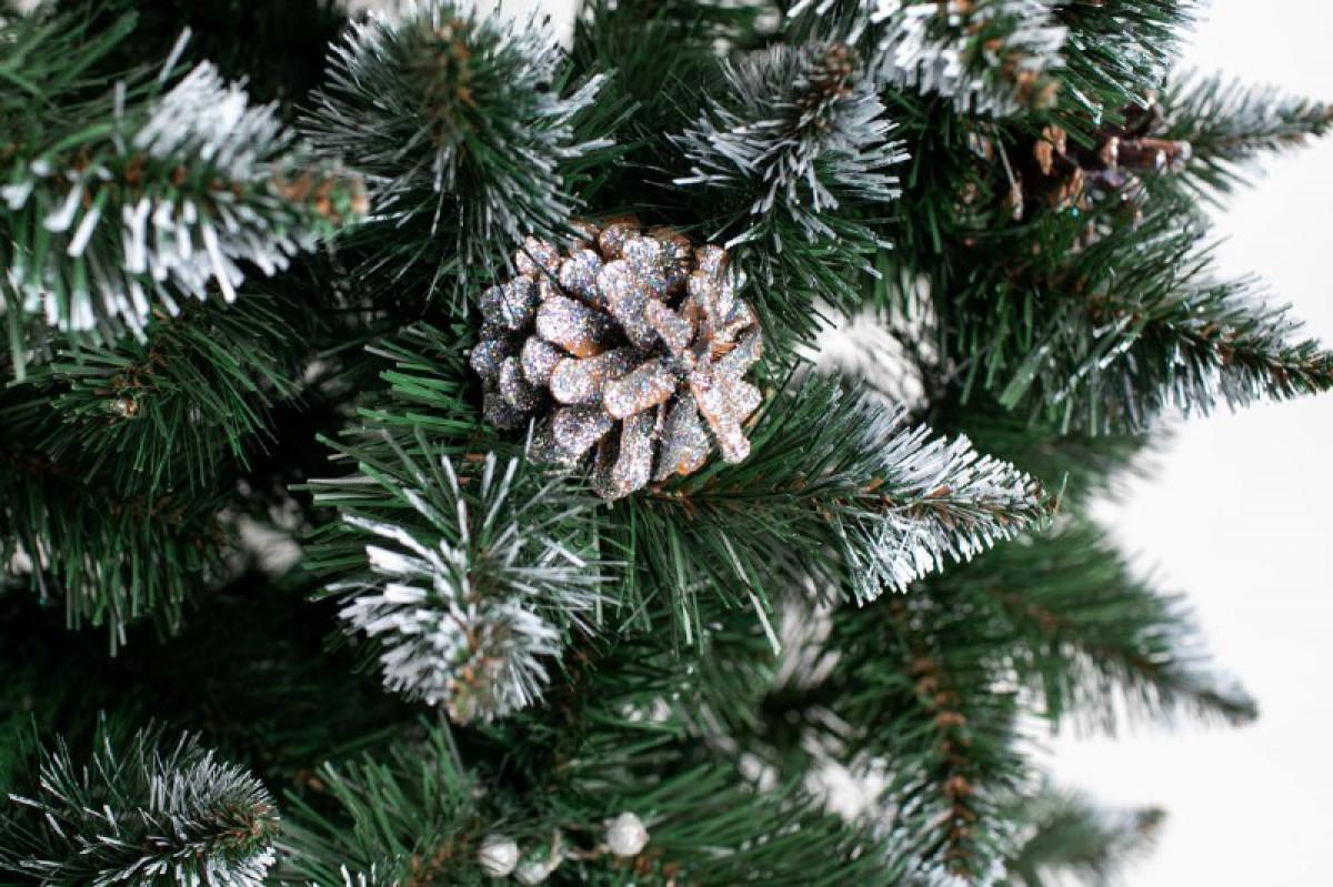 Елка с белыми кончиками серебристой калиной и шишками 2,2 м - фото 2 Елка с белыми кончиками серебристой калиной и шишками 2,2 м - фото 2