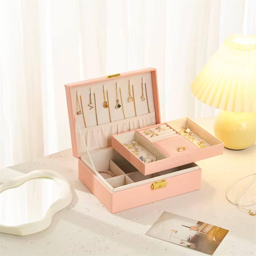 Органайзер для прикрас зі шкірозамінника на замку двоярусний 23х17,5х8,5 см Рожевий (ST0401) - фото 2 Органайзер для прикрас зі шкірозамінника на замку двоярусний 23х17,5х8,5 см Рожевий (ST0401) - фото 2