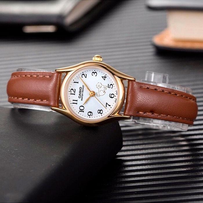 Наручний годинник жіночий Casio LTP-1094Q-7B7 Timeless Collection Lady Timeless Collection з білим циферблатом