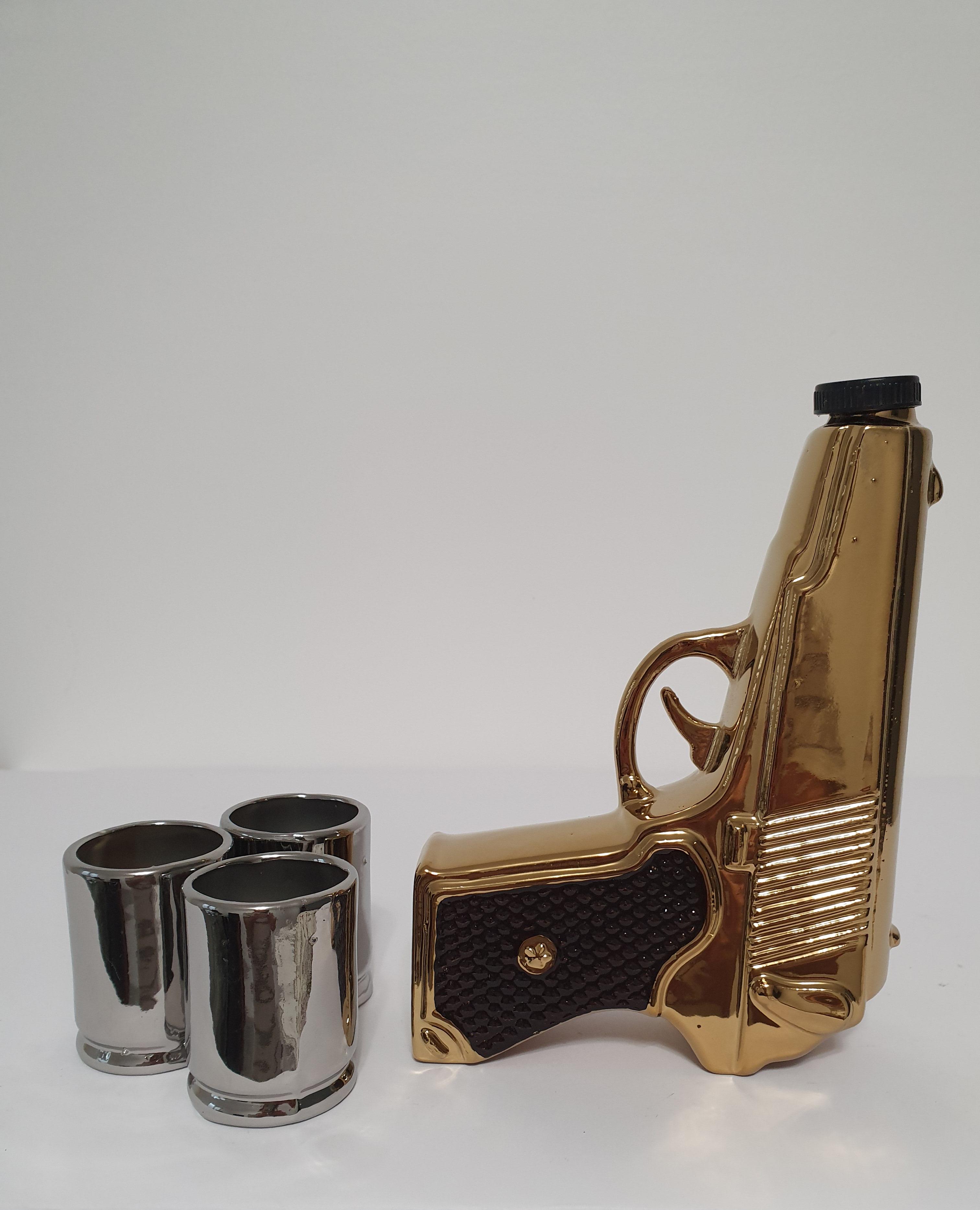 Подарочный набор для алкоголя штоф с рюмками Пистолет керамика (3245)