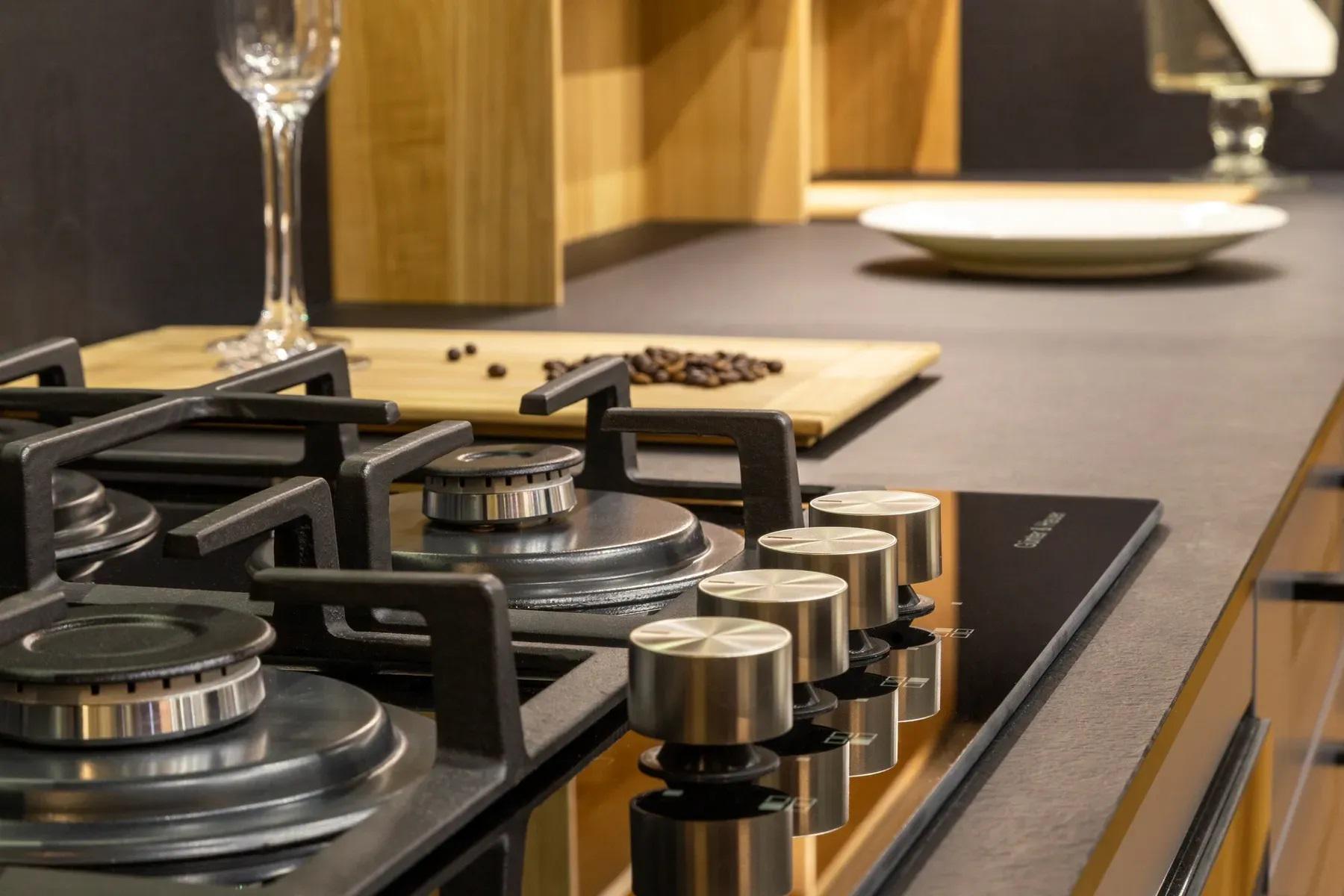 Газовая поверхность из закаленного стекла Gunter&Hauer GL 64 B надежная - фото 10 Газовая поверхность из закаленного стекла Gunter&Hauer GL 64 B надежная - фото 10