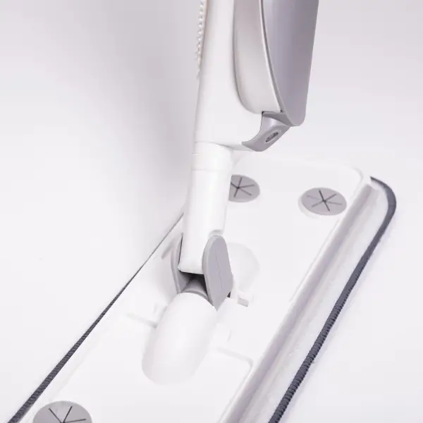 Швабра для мытья полов Household Cleaning Products с насадкой из микрофибры и распылителем Белый (147-107-HP-35015-12) - фото 7 Швабра для мытья полов Household Cleaning Products с насадкой из микрофибры и распылителем Белый (147-107-HP-35015-12) - фото 7