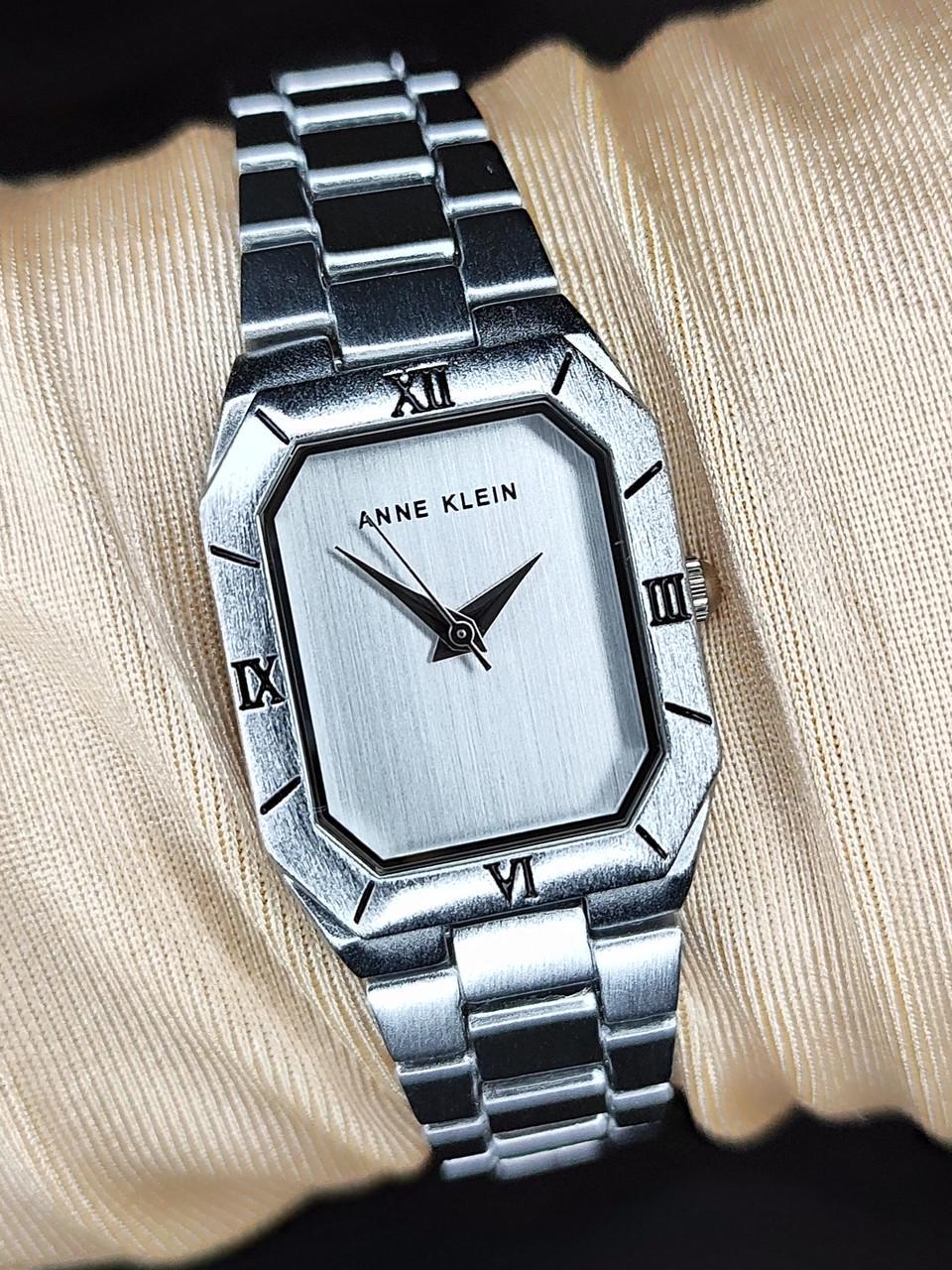 Наручные часы женские Anne Klein AK/5039SVSV с серебристым циферблатом и стальным браслетом
