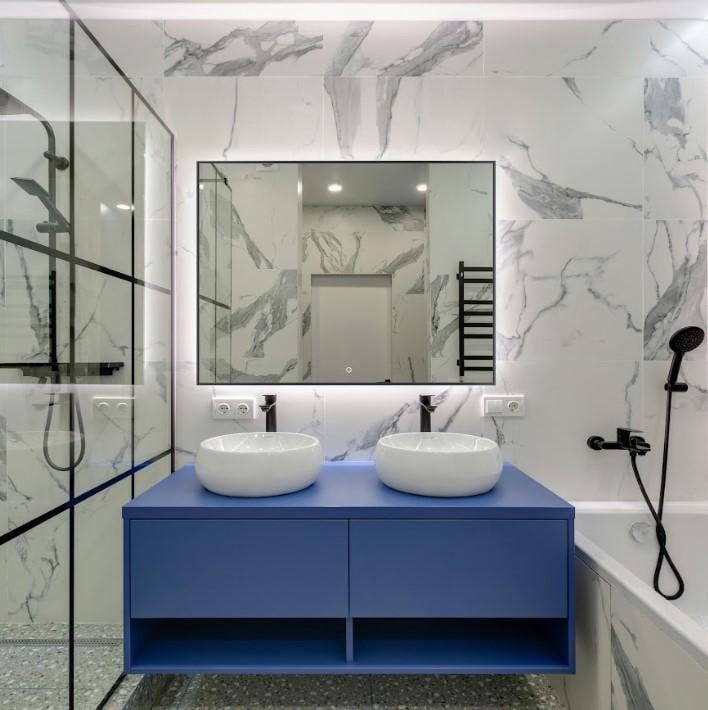 Дзеркало настінне з підсвіткою в алюмінієвій рамі 400х600 мм Чорний (29544165)