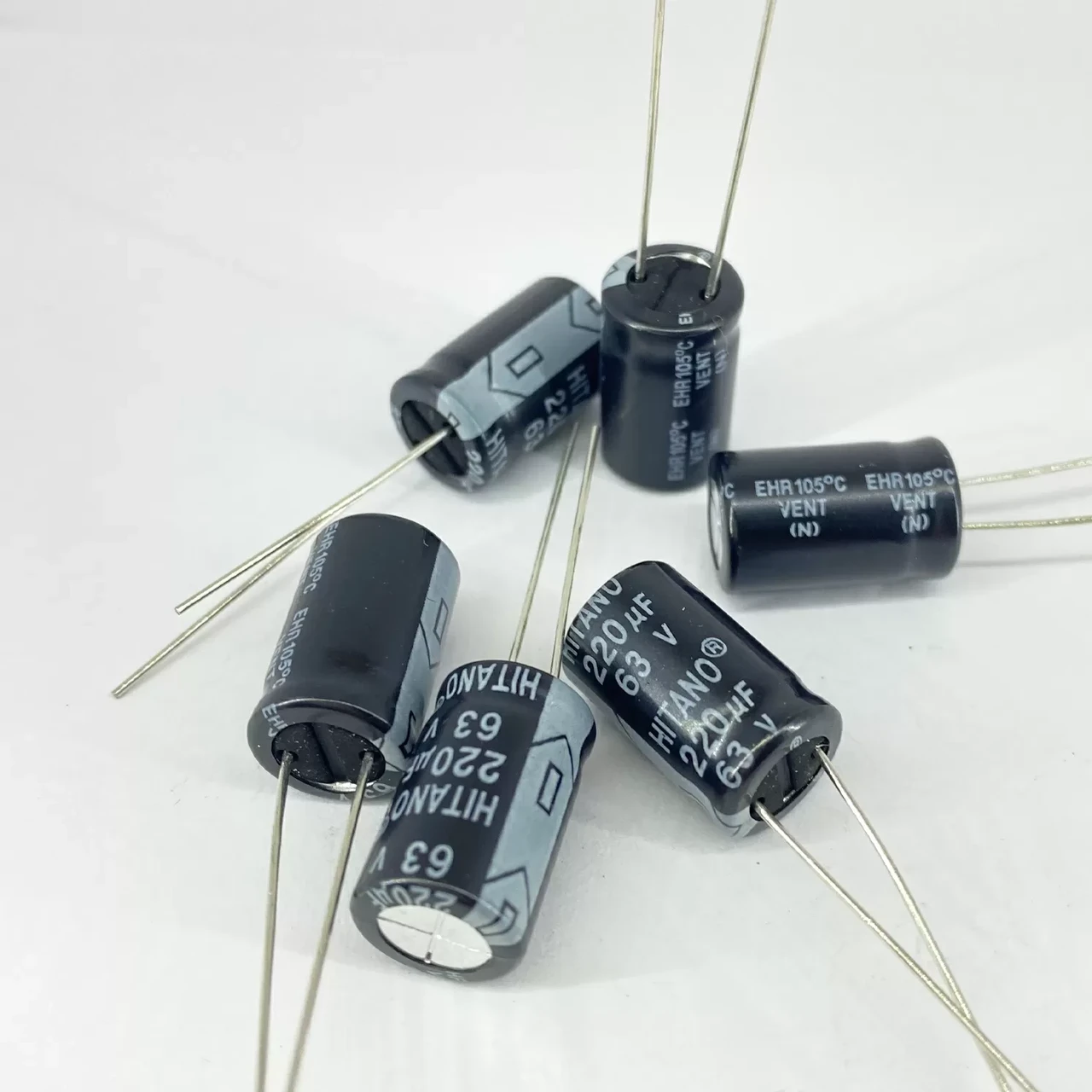 Конденсатори електролітичні HITANO 220 мкф 63V 10x16 мм 105 °C (1965011326)