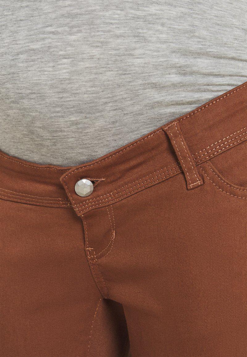 Джинсы для беременных Mamalicious W31L34 Коричневый (20011452b51) - фото 3 Джинсы для беременных Mamalicious W31L34 Коричневый (20011452b51) - фото 3