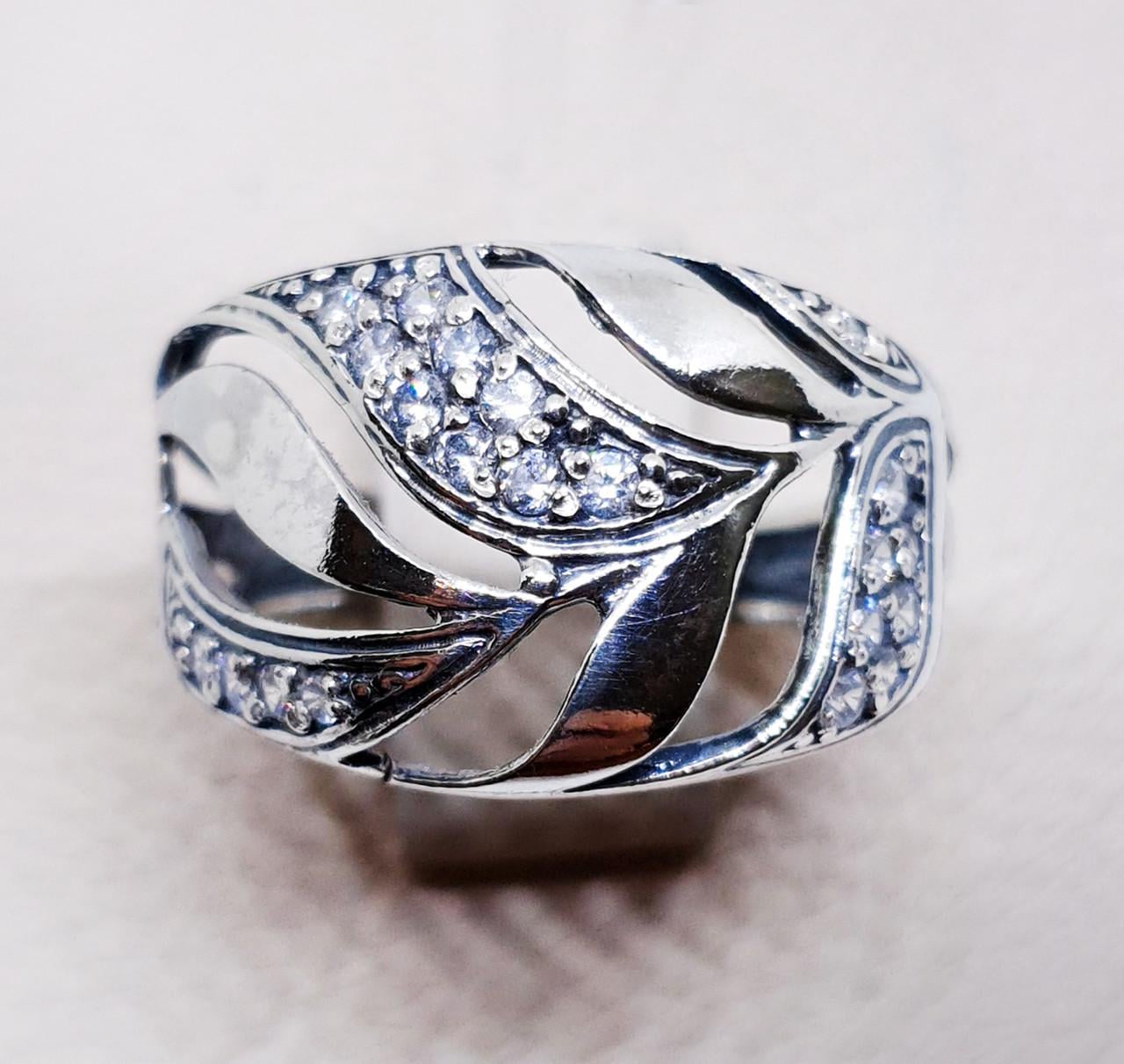 Кольцо серебряное с кубическим цирконием р. 21 3,27 г (1504027113)