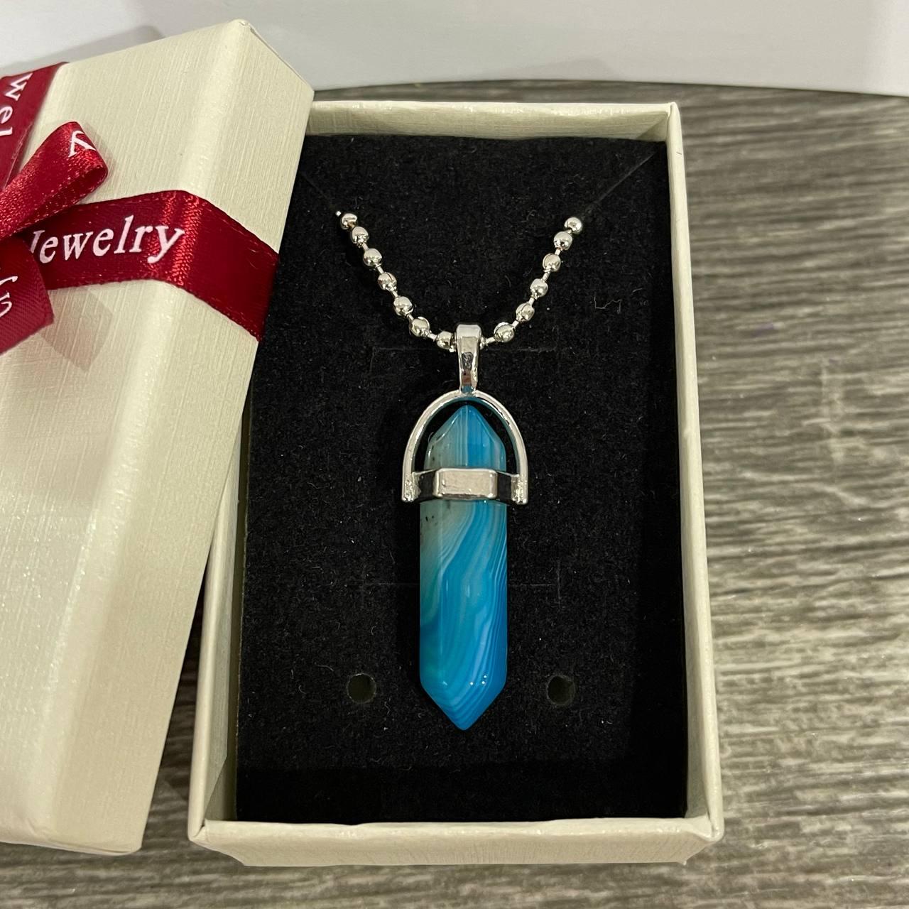 Кулон з натуральним каменем блакитний агат шестигранник 4 см на ювелірному ланцюжку (74135775)