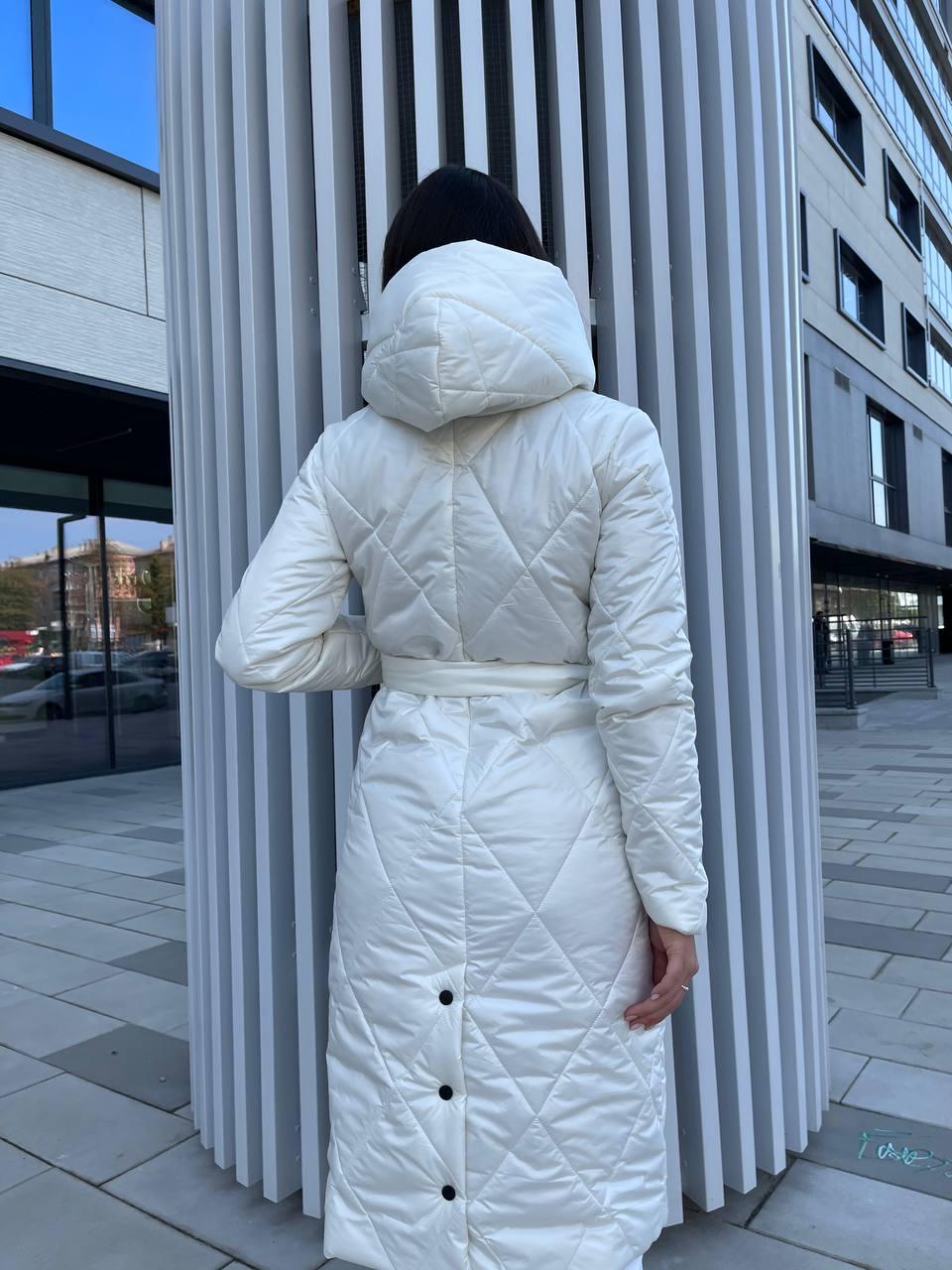 Куртка-пальто жіноча стьобана K&ML з капюшоном 19 L р. 48 Білий (9287106) - фото 7 Куртка-пальто жіноча стьобана K&ML з капюшоном 19 L р. 48 Білий (9287106) - фото 7