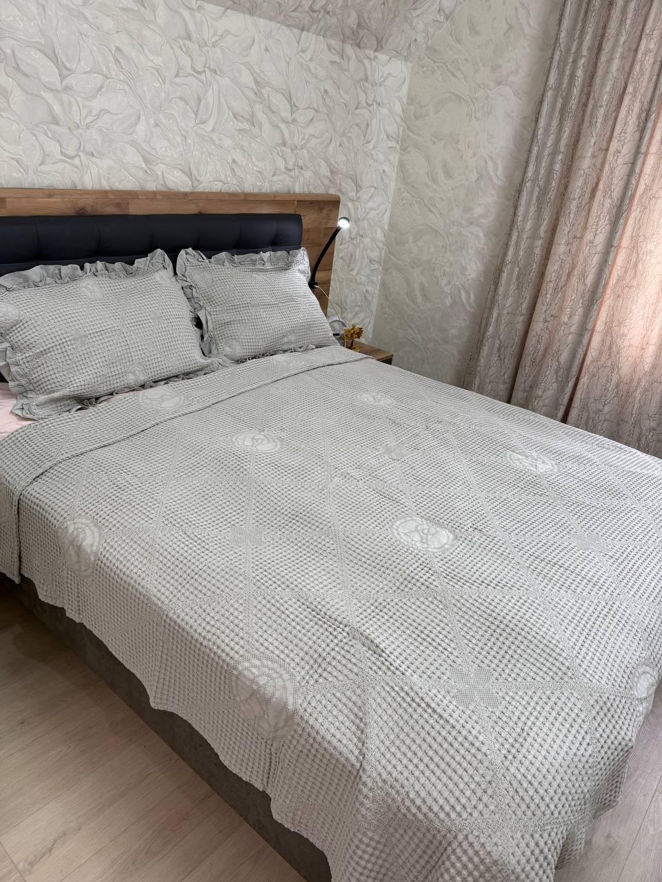 Комплект вафельний євро покривало 200х230 см/наволочки з рюшами 2 шт. 50х70 см Сірий (П4К-al-n-vaf-001) - фото 7 Комплект вафельний євро покривало 200х230 см/наволочки з рюшами 2 шт. 50х70 см Сірий (П4К-al-n-vaf-001) - фото 7