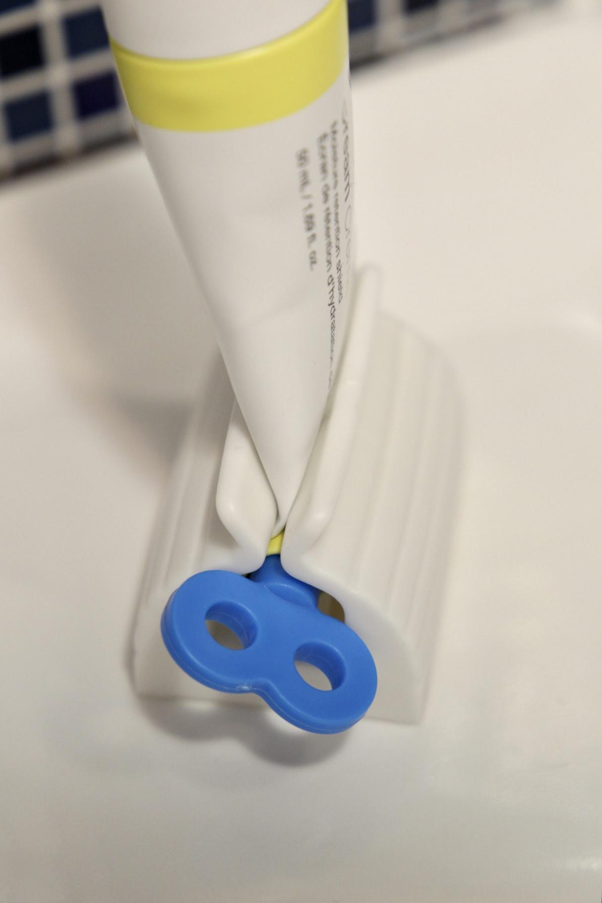 Пресс для зубной пасты и крема Синий (00000010475) - фото 3 Пресс для зубной пасты и крема Синий (00000010475) - фото 3