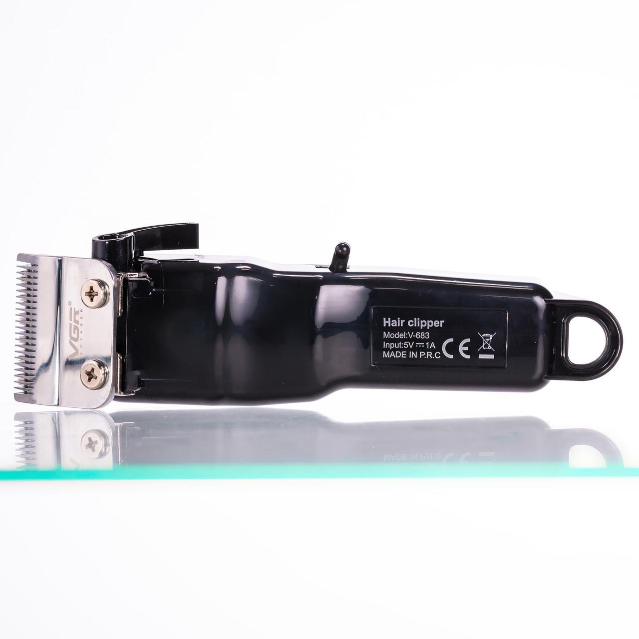 Машинка для стрижки VGR V-683 LED с насадками (7377) - фото 4 Машинка для стрижки VGR V-683 LED с насадками (7377) - фото 4