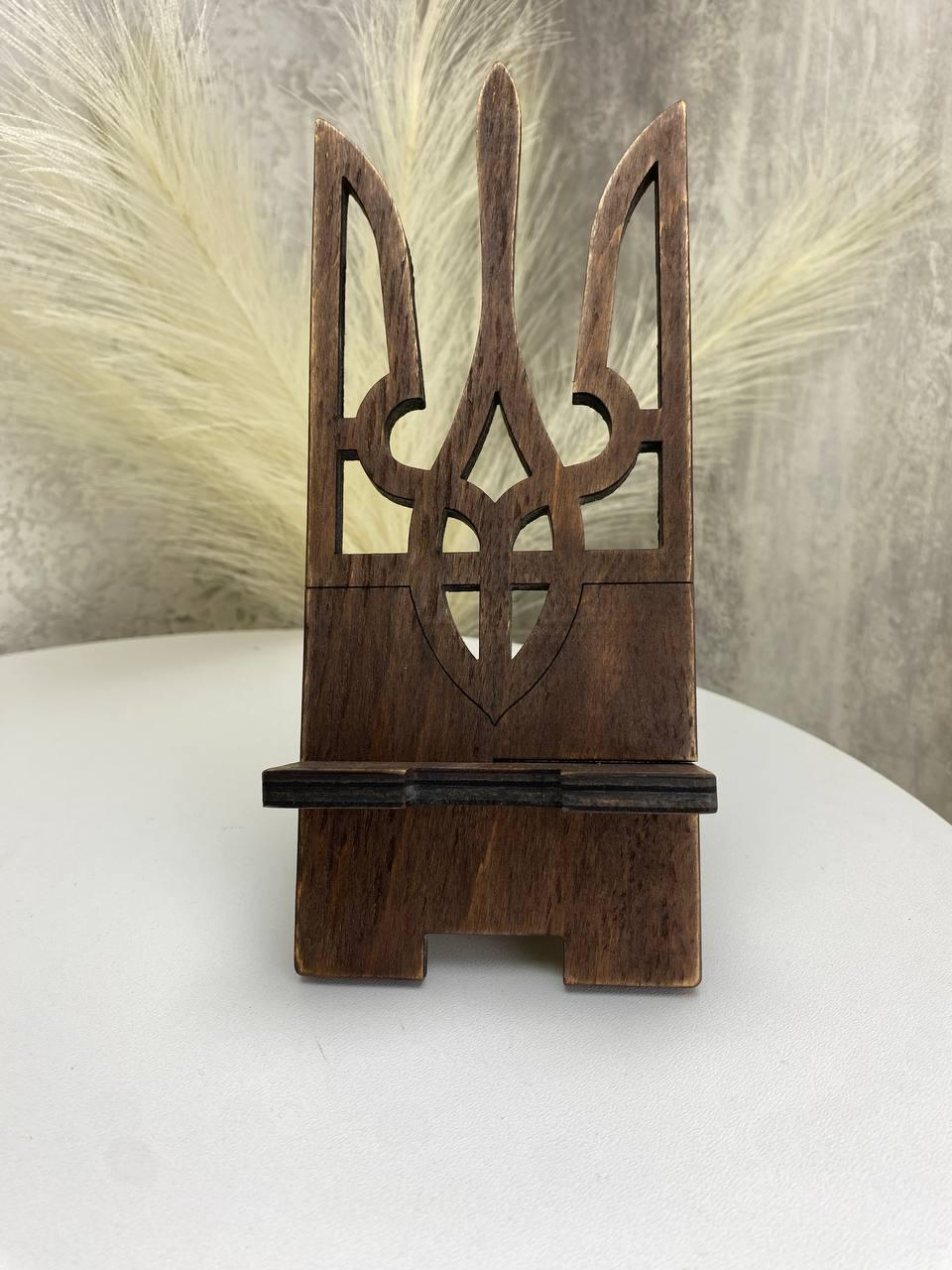 Підставка для телефону настільна Герб з фанери (21051510) - фото 13 Підставка для телефону настільна Герб з фанери (21051510) - фото 13