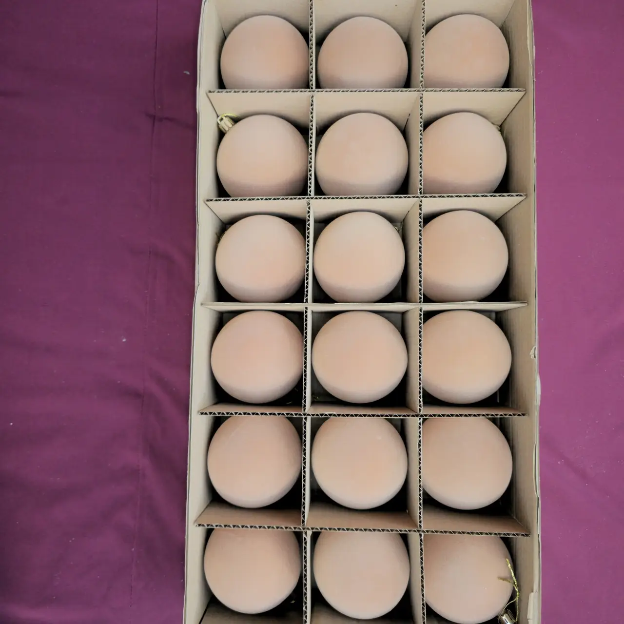 Набір куль новорічних Оксамит D-8 см 18 шт. Бежевий (Куля беж) - фото 5 Набір куль новорічних Оксамит D-8 см 18 шт. Бежевий (Куля беж) - фото 5