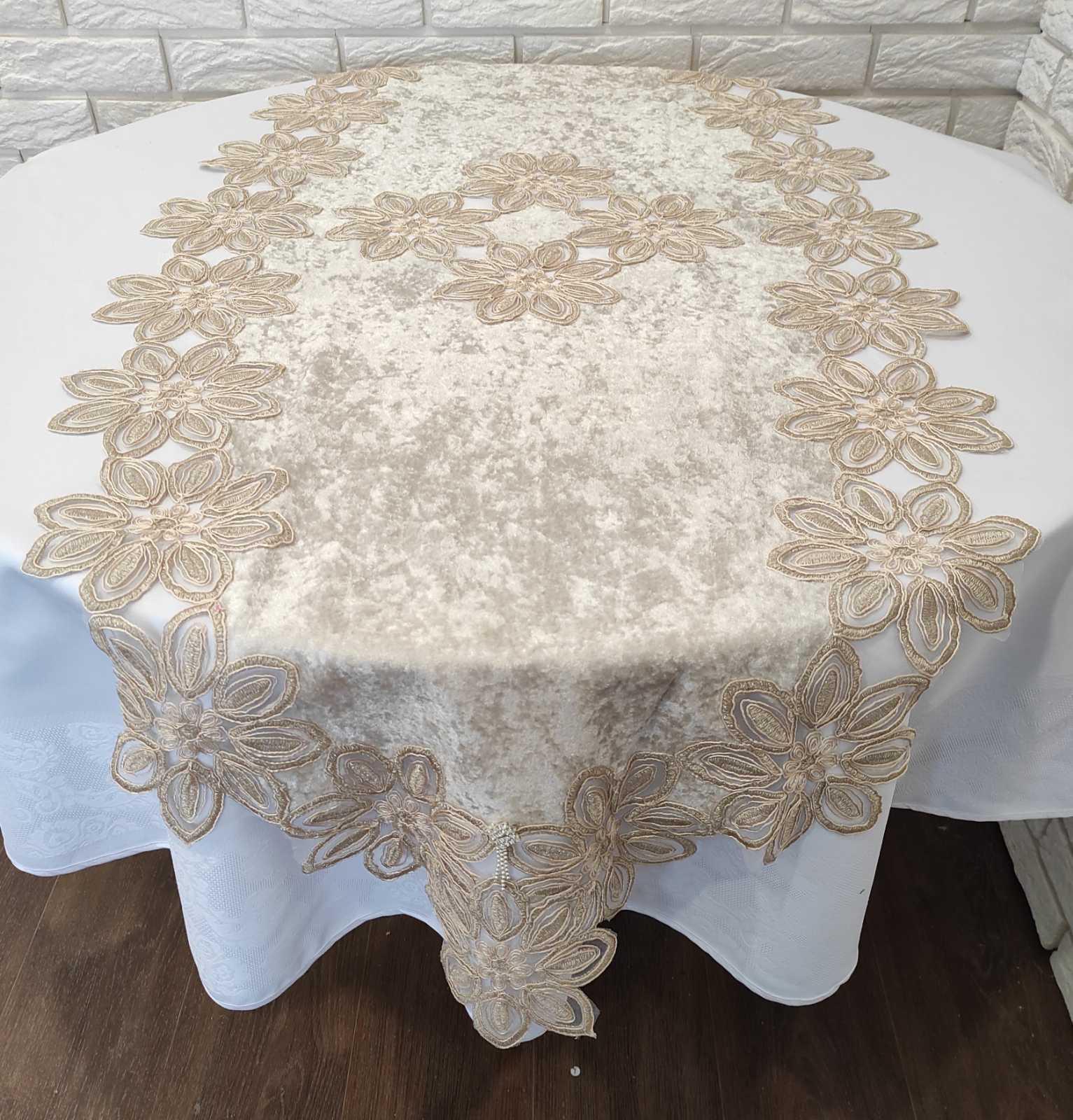 Дорожка велюровая Acme с кружевом 70x160 Daisy Cappicino (CN7570)