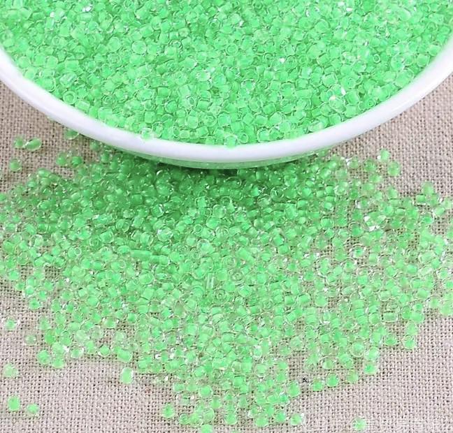 Бисер Прокрашенный 2 мм 50 г Лаймовый неон (БР0002к67)