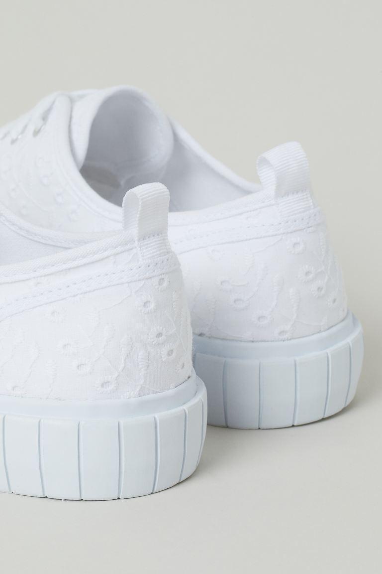 Кеды женские H&M вышитые р. 38 24,5 см Белый (1606536592) - фото 4 Кеды женские H&M вышитые р. 38 24,5 см Белый (1606536592) - фото 4