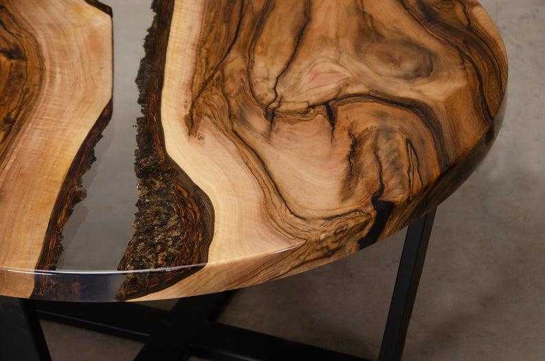 Стіл журнальний річка Балтімор дизайнерський круглий з прозорої епоксидної смоли та масиву горіха 600х480 мм - фото 5 Стіл журнальний річка Балтімор дизайнерський круглий з прозорої епоксидної смоли та масиву горіха 600х480 мм - фото 5