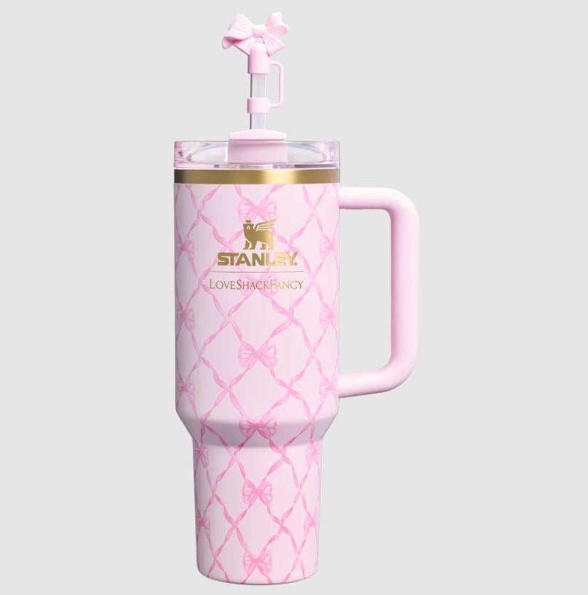 Термокружка Stanley 1913 x LoveShackFancy Holiday Quencher H2.0 FlowState Tumbler 1180 мл Розовый с бантиками (31213919)