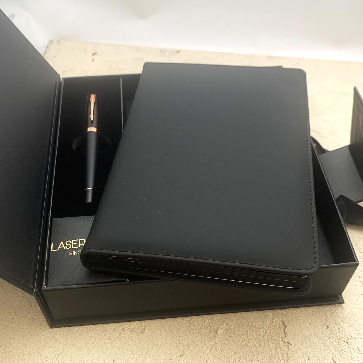 Ежедневник для учителя с тиснением Будущее человечества и ручка с гравировкой в подарочной упаковке - фото 2 Ежедневник для учителя с тиснением Будущее человечества и ручка с гравировкой в подарочной упаковке - фото 2