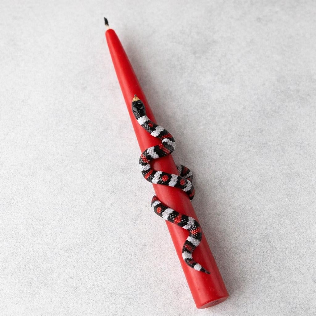 Свеча восковая Сила змеи Красный (33970642)