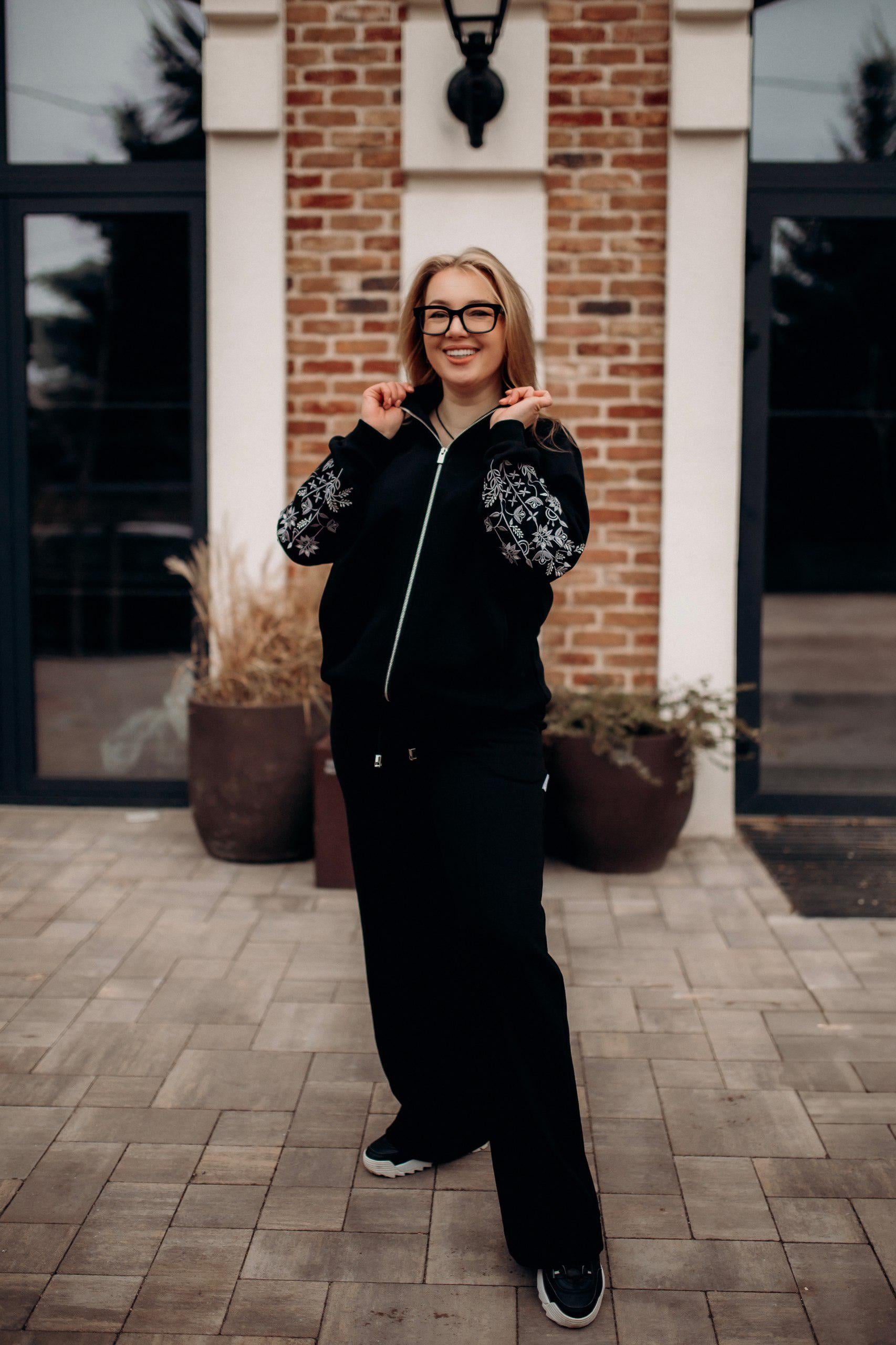 Прогулянковий костюм жіночий Lookeriya з вишивкою Зорі тринитка олімпійка та штани-палаццо M Чорний (31434084)