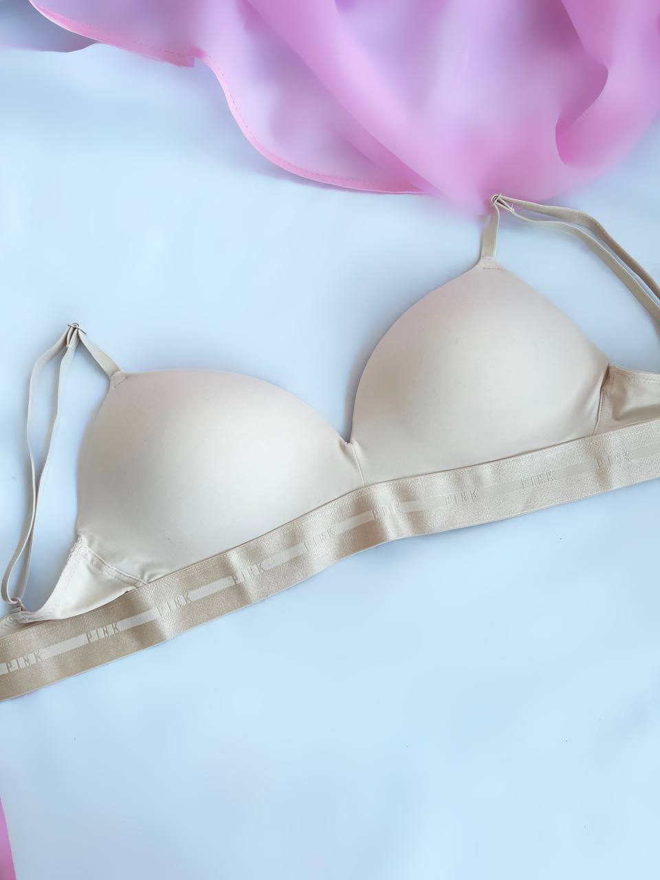 Бюстгальтер безкаркасний з пуш ап Victoria's Secret Pink Wear Everywhere Push-up Wireless Bra 70D Бежевий (18575537) - фото 2 Бюстгальтер безкаркасний з пуш ап Victoria's Secret Pink Wear Everywhere Push-up Wireless Bra 70D Бежевий (18575537) - фото 2