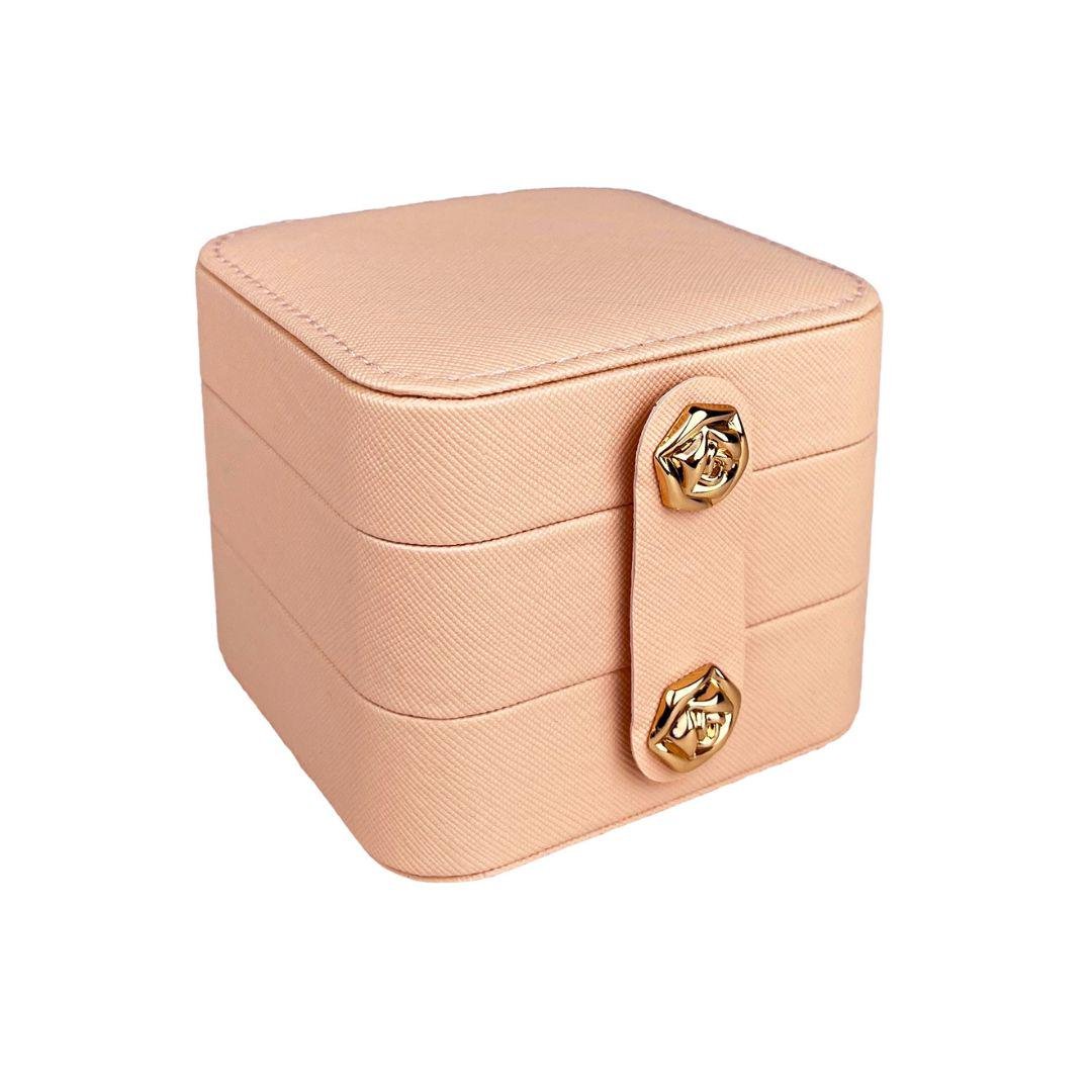 Шкатулка для украшений компактная 9,5х9,5х8 см Пудровый (ШДД-33-1) - фото 1 Шкатулка для украшений компактная 9,5х9,5х8 см Пудровый (ШДД-33-1) - фото 1