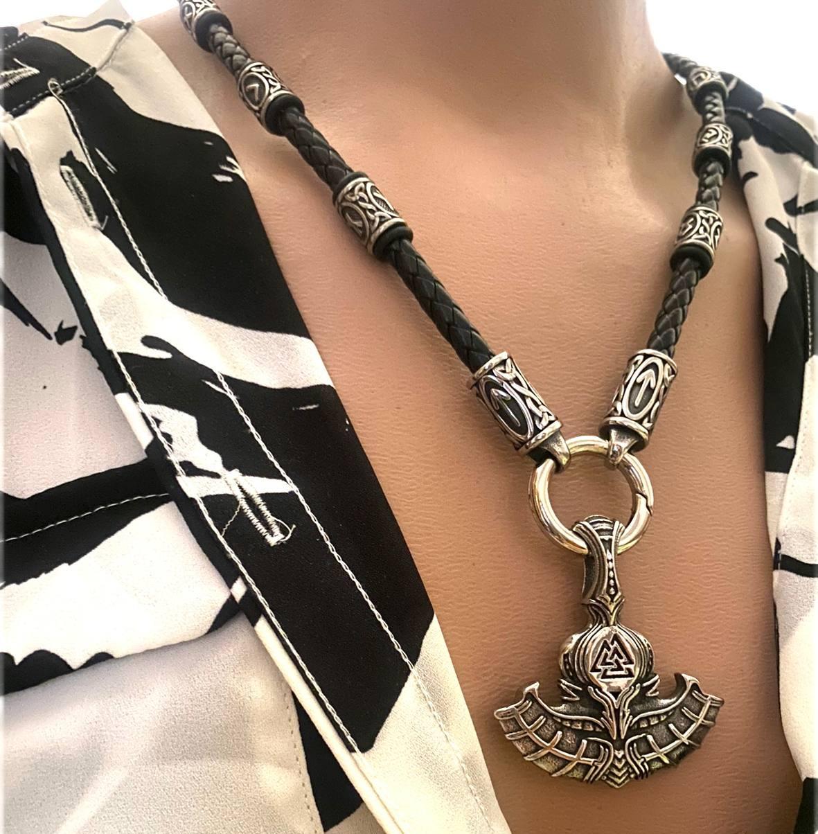 Кольє шнур LITAURS з кулон оберегом М'єльнір молот Тора і рунами (250402) - фото 5 Кольє шнур LITAURS з кулон оберегом М'єльнір молот Тора і рунами (250402) - фото 5