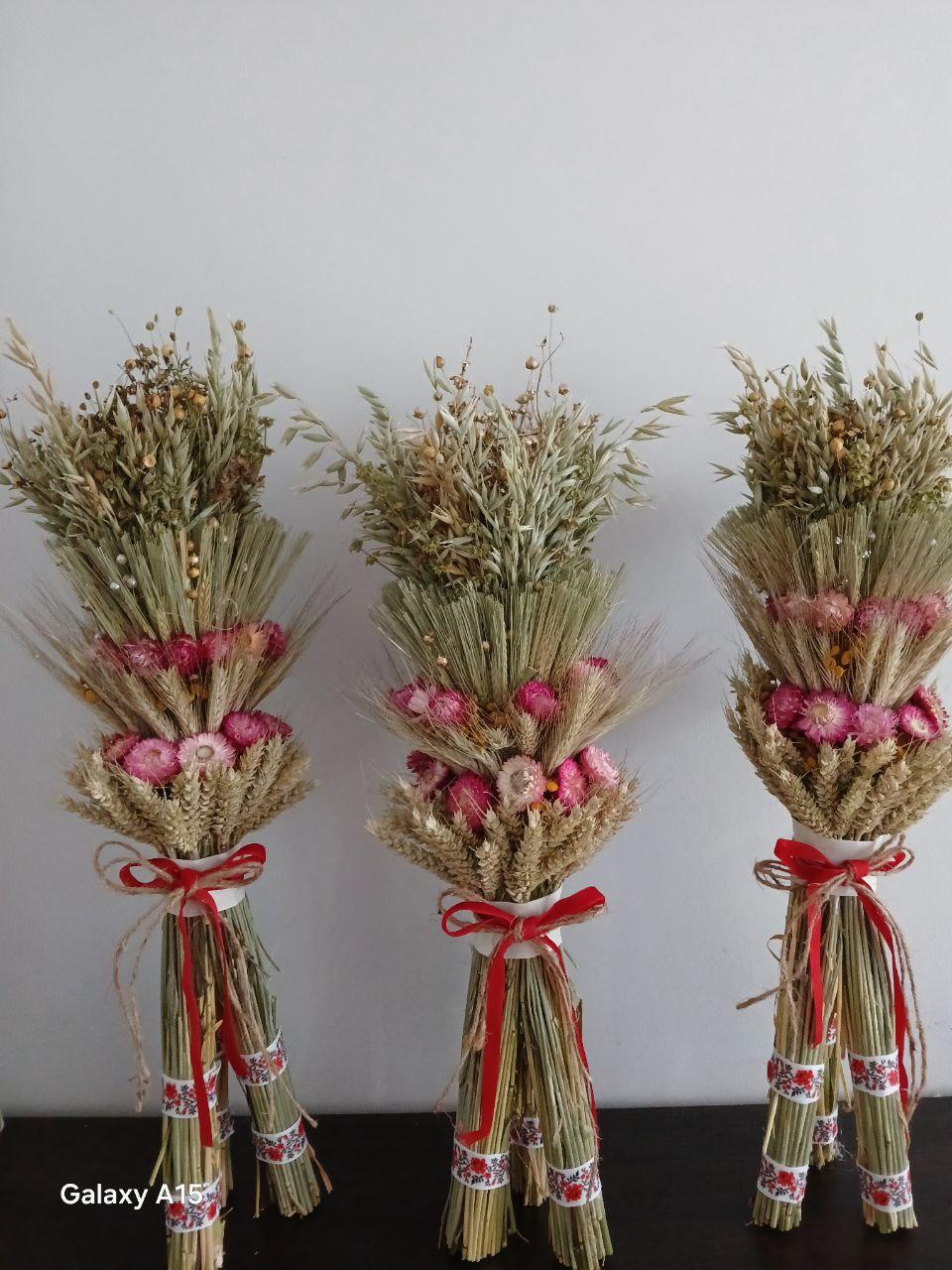 Дидух рождественский из колосья пшеницы/льна и овса на трех ножках 50-55 см с лентой вышиванкой Красный (2822830297) - фото 5 Дидух рождественский из колосья пшеницы/льна и овса на трех ножках 50-55 см с лентой вышиванкой Красный (2822830297) - фото 5