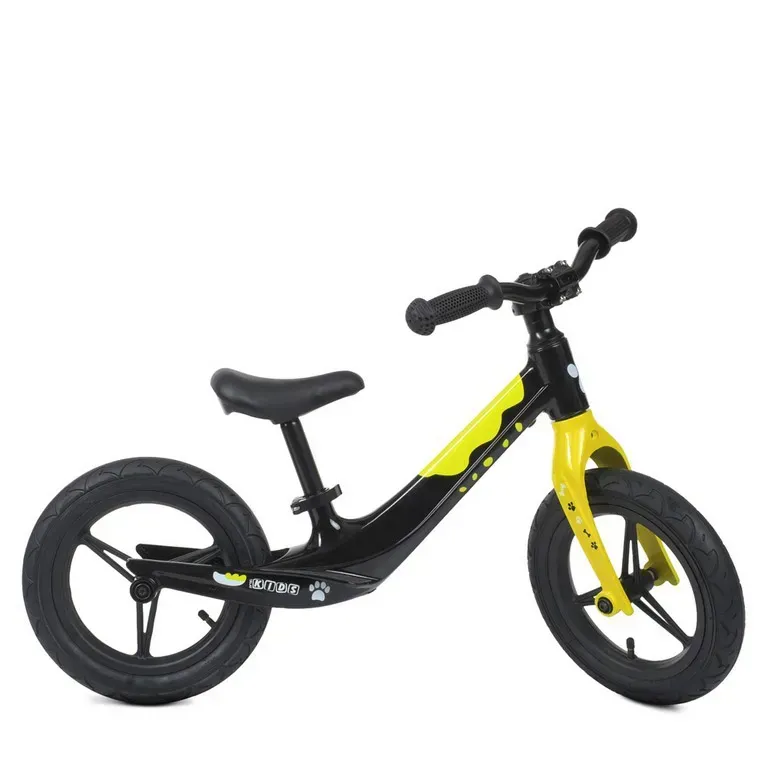 Беговел двухколесный Crosser Magnesium Balance 12" с надувными колесами Черно-желтый (151-98-BMB12BC)
