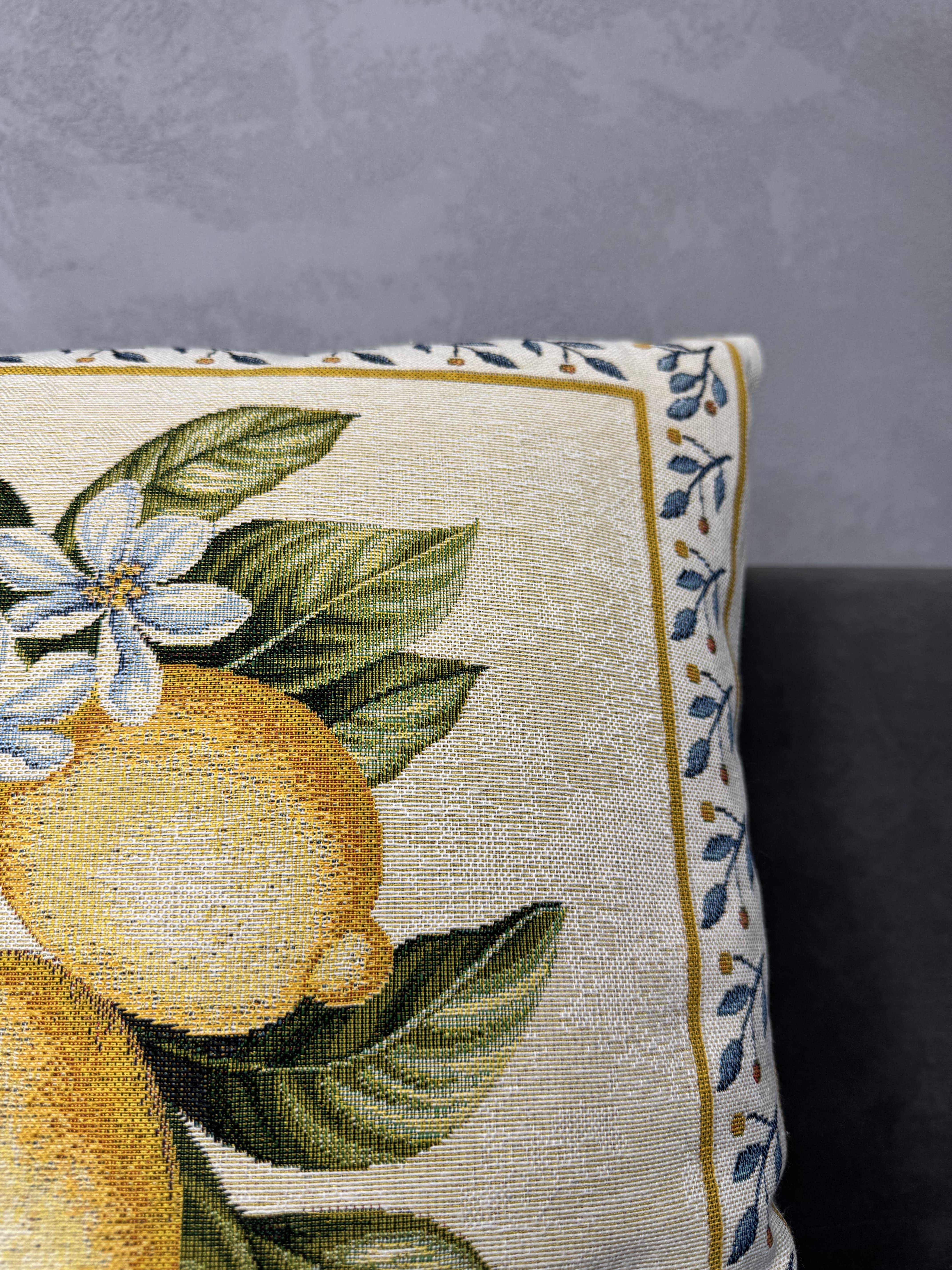 Наволочка гобеленовая Лимоны односторонняя 45х45 см (Lemon/34426-PC2) - фото 3 Наволочка гобеленовая Лимоны односторонняя 45х45 см (Lemon/34426-PC2) - фото 3