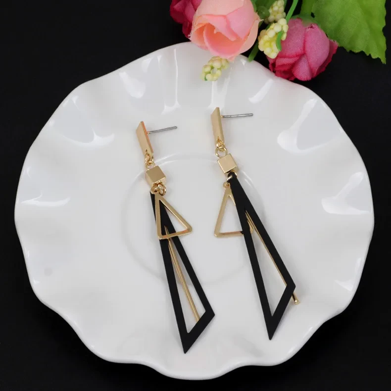 Сережки трикутник асиметричні Чорний (1268072821)