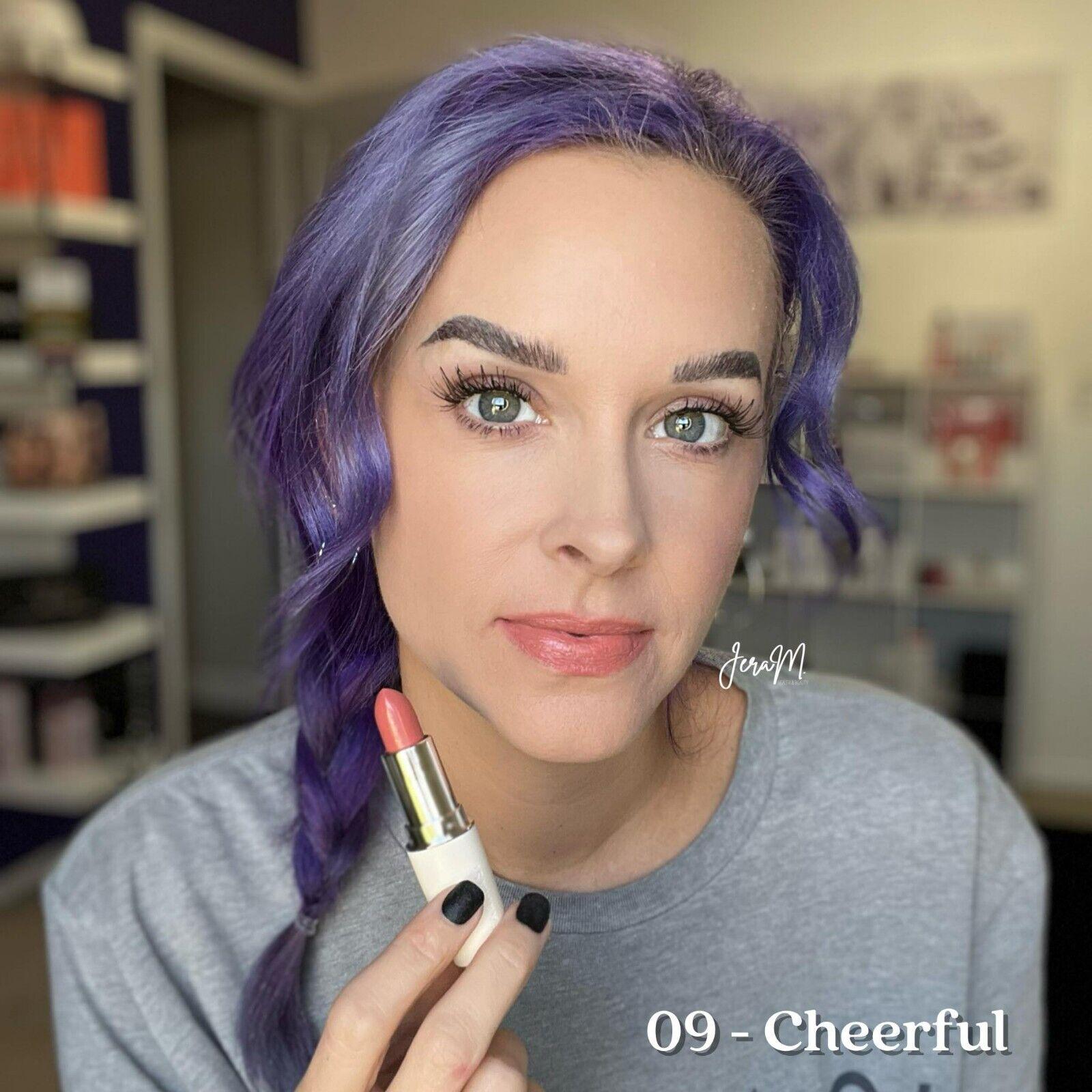 Помада для губ кремовая Farmasi 09 Cheerful 4 г (77627807) - фото 2 Помада для губ кремовая Farmasi 09 Cheerful 4 г (77627807) - фото 2