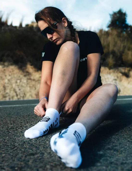 Носки Compressport No Show Socks T2 White/Black (d8293920) - фото 3 Носки Compressport No Show Socks T2 White/Black (d8293920) - фото 3