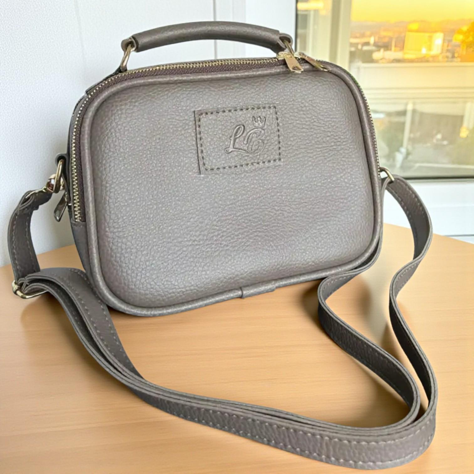 Сумка кросс боди женская через плечо из экокожи маленькая спортивная Капучино Сумка кросс боди женская через плечо из экокожи маленькая спортивная Капучино