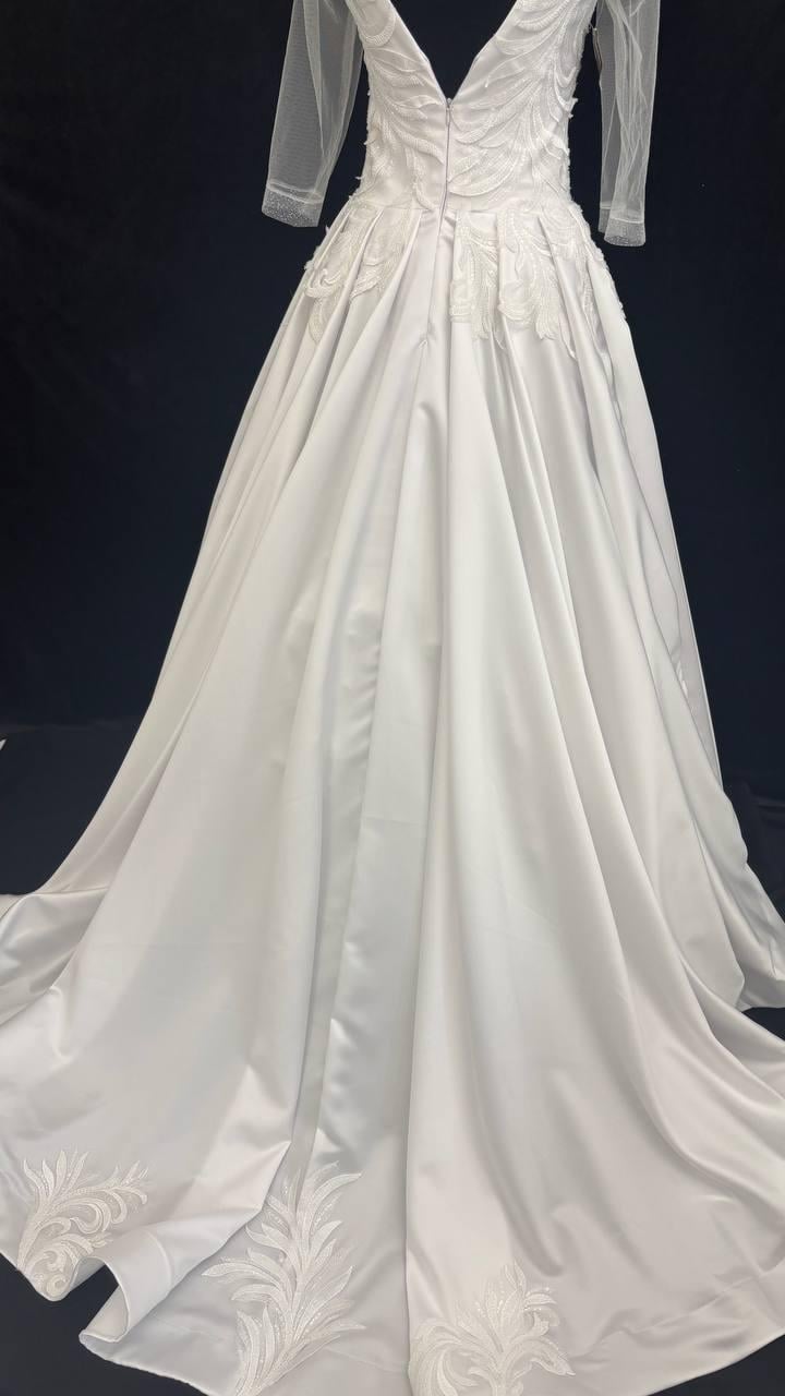 Платье свадебное атлас со шлейфом А-силуэт Белый (00037) Платье свадебное атлас со шлейфом А-силуэт Белый (00037)