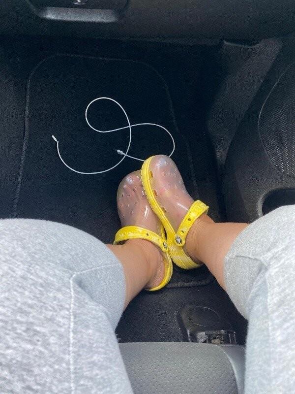 Сабо жіночі Crocs Classic Translucent Bleach Dye Clog Banana р. 37-38 Жовтий (14232) - фото 4 Сабо жіночі Crocs Classic Translucent Bleach Dye Clog Banana р. 37-38 Жовтий (14232) - фото 4