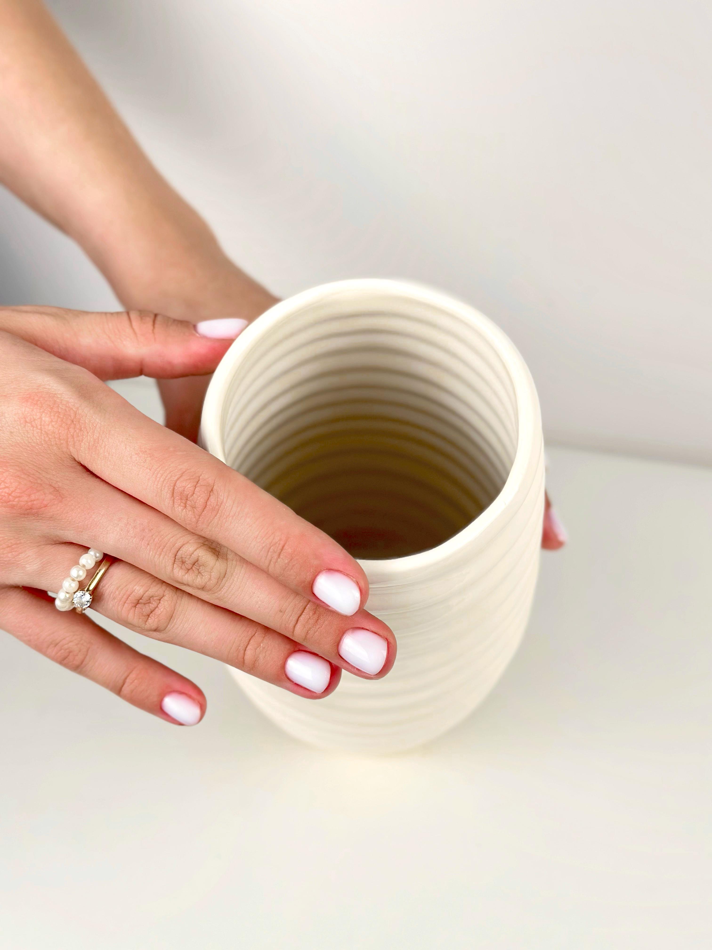 Ваза для квітів та декору глиняна керамічна Вулик 20 см Бежевий (4001-2) - фото 10 Ваза для квітів та декору глиняна керамічна Вулик 20 см Бежевий (4001-2) - фото 10