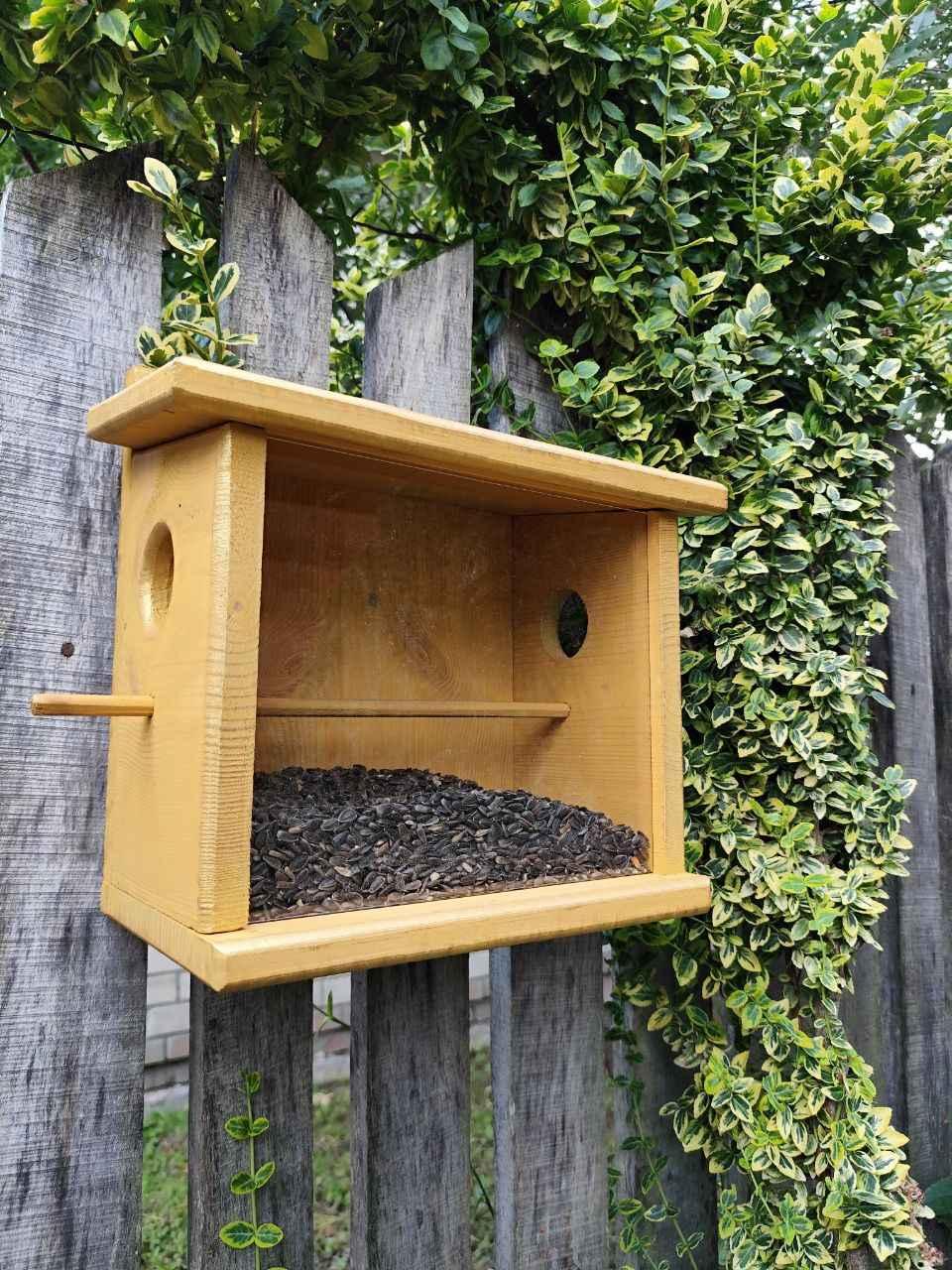 Кормушка для птиц Запутанка бункерного типа из дерева сосны 30х30х17 см Бежевый - фото 5 Кормушка для птиц Запутанка бункерного типа из дерева сосны 30х30х17 см Бежевый - фото 5