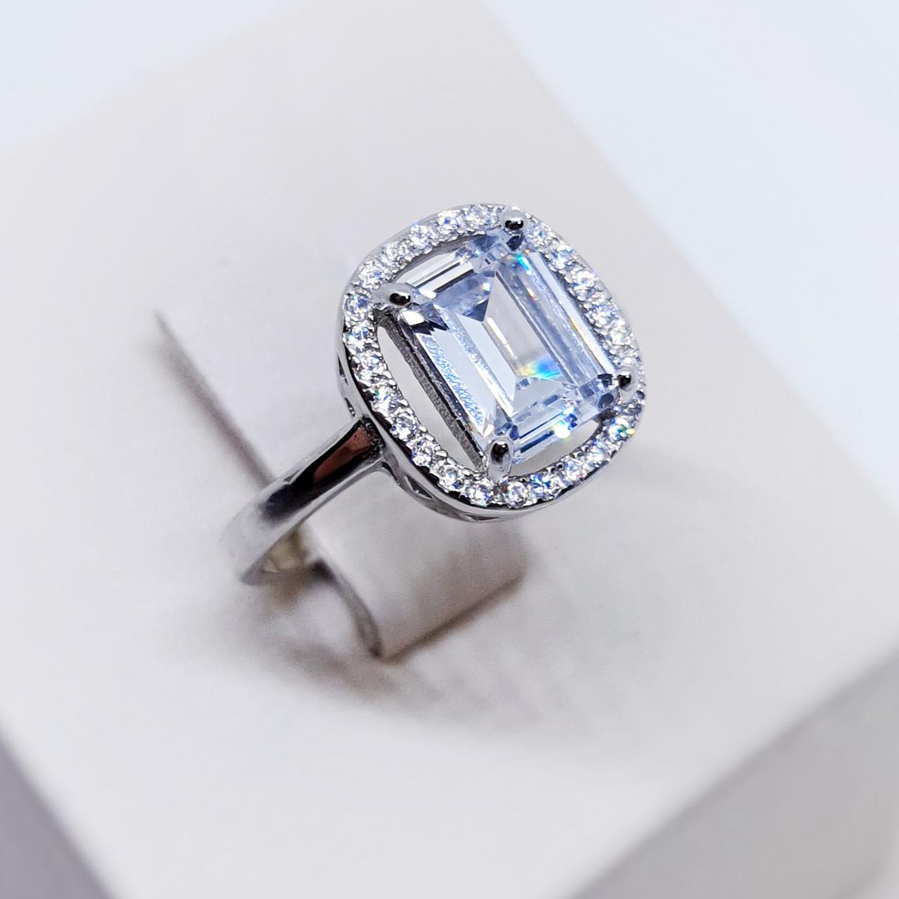 Кольцо серебряное с кубическим цирконием р. 18 3,19 г (1525830101) Кольцо серебряное с кубическим цирконием р. 18 3,19 г (1525830101)