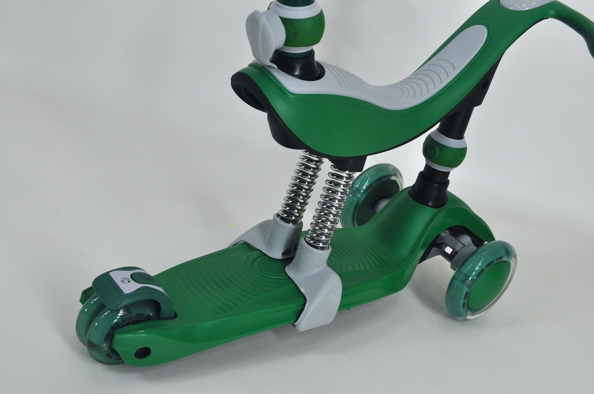 Самокат біговел Maraton Credo 3в1 дитячий триколісний з сидінням та батьківською ручкою Зелений - фото 8 Самокат біговел Maraton Credo 3в1 дитячий триколісний з сидінням та батьківською ручкою Зелений - фото 8