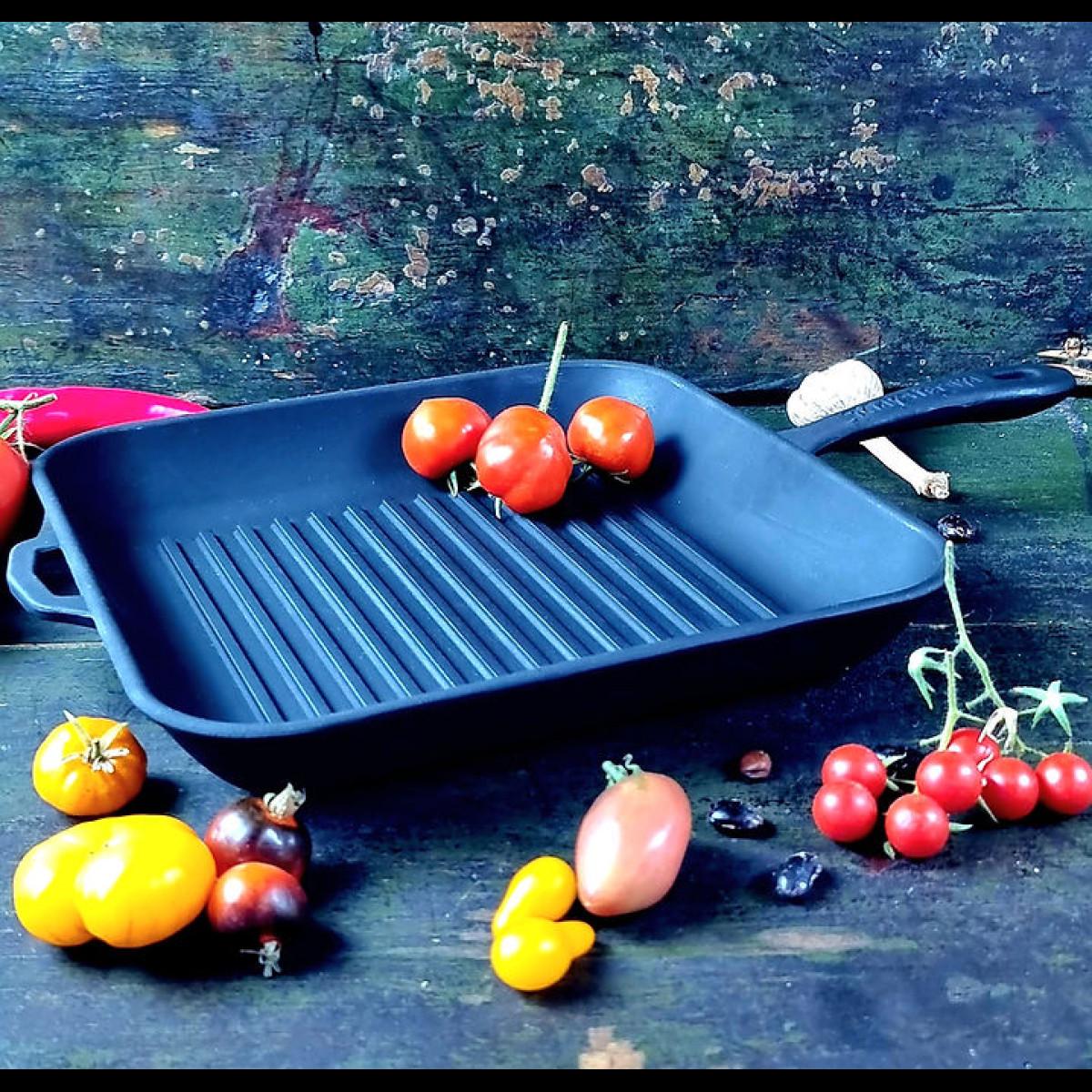 Сковорода-гриль чугунная Maysternya квадратная с металлической ручкой 28x28 см (280-280-40MRgrill)