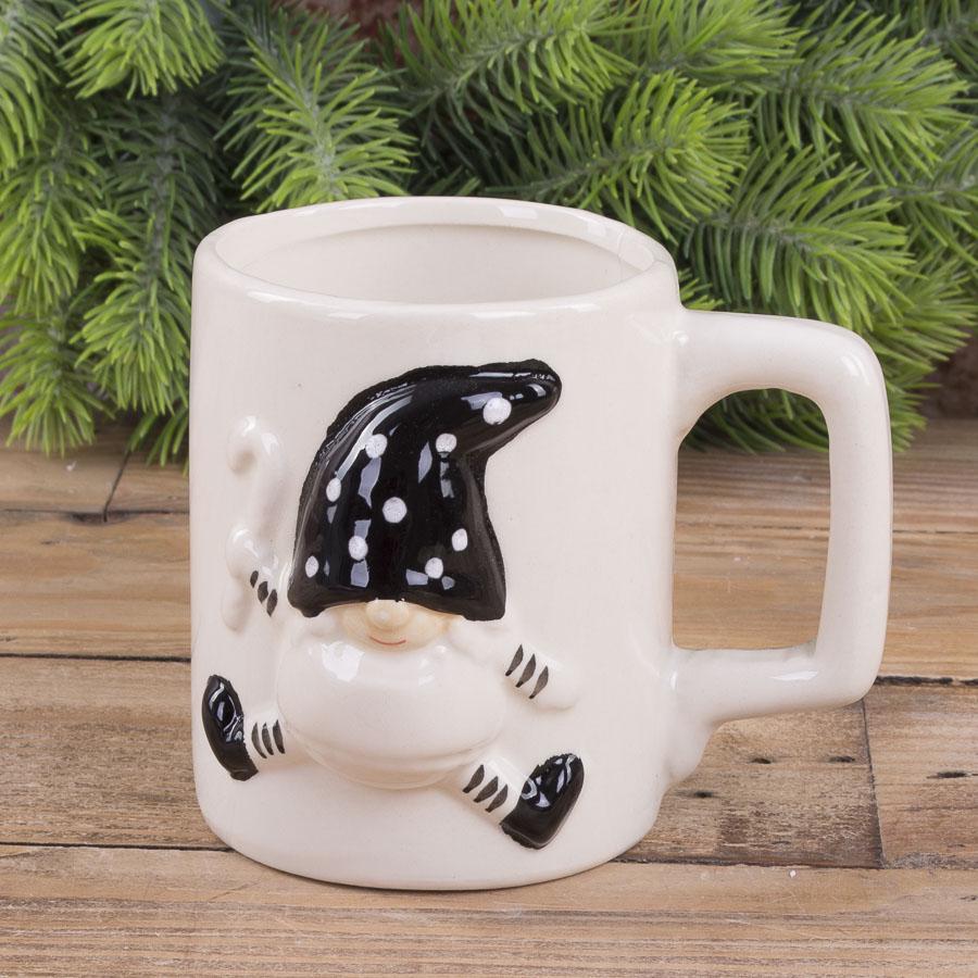 Чашка Гном в черной шапке с конфетой (1033)