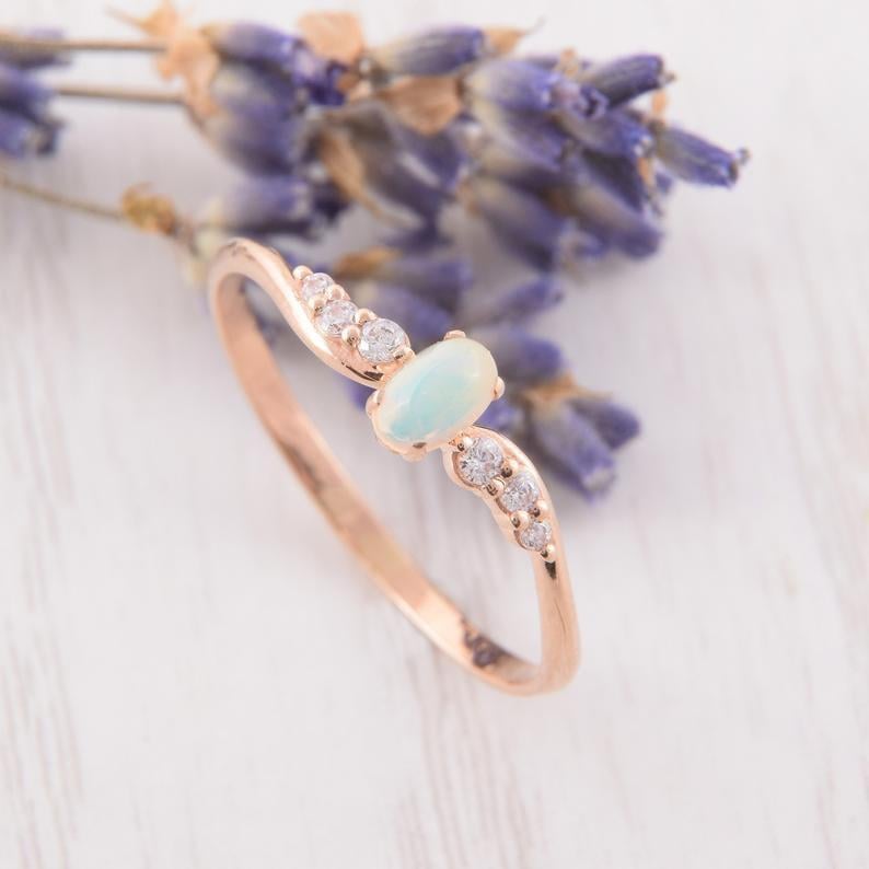 Кільце з червоного золота з опалом (2246288935)