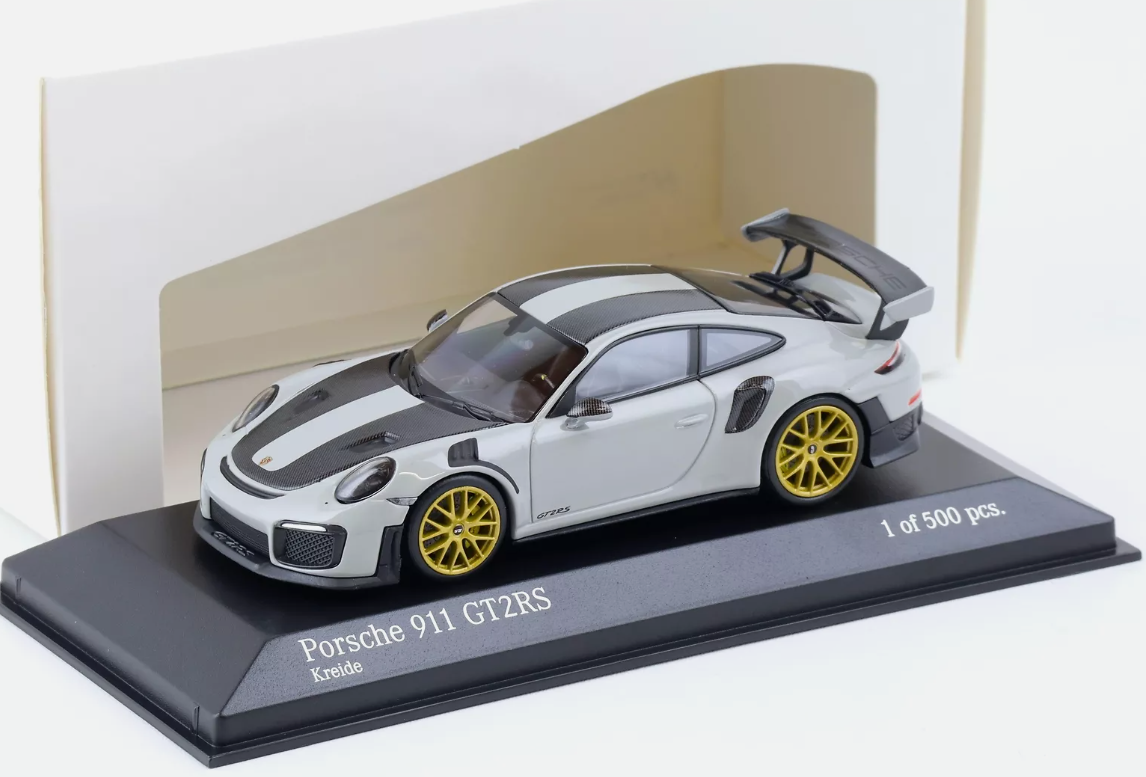 Масштабная модель автомобиля Minichamps Porsche 911/991.2 GT2 RS 1:43 Gold Rims (413067288)