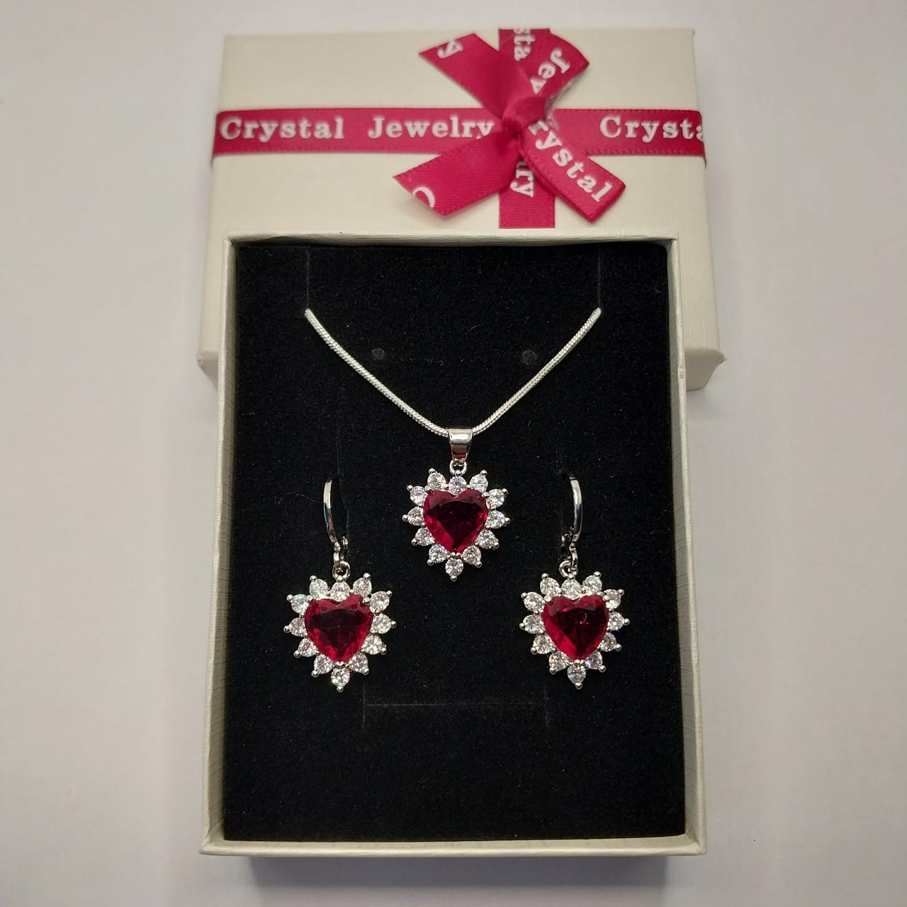 Набор украшений Xuping Jewelry серьги и колье сердечки рубин в серебре с цирконами в оправе ювелирный сплав в коробочке (83999534)